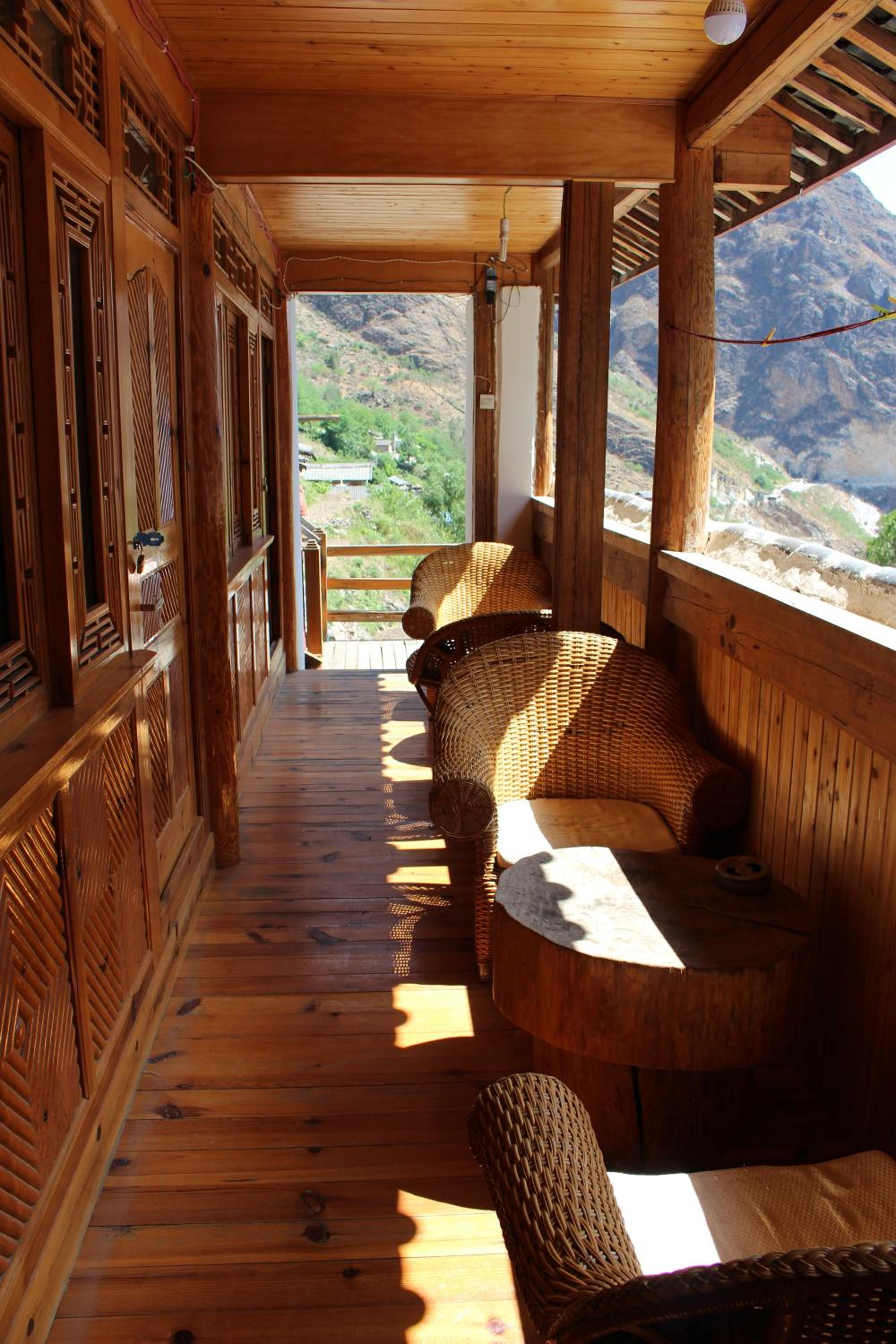 TIBET Guest house 虎跳峡卓玛客栈