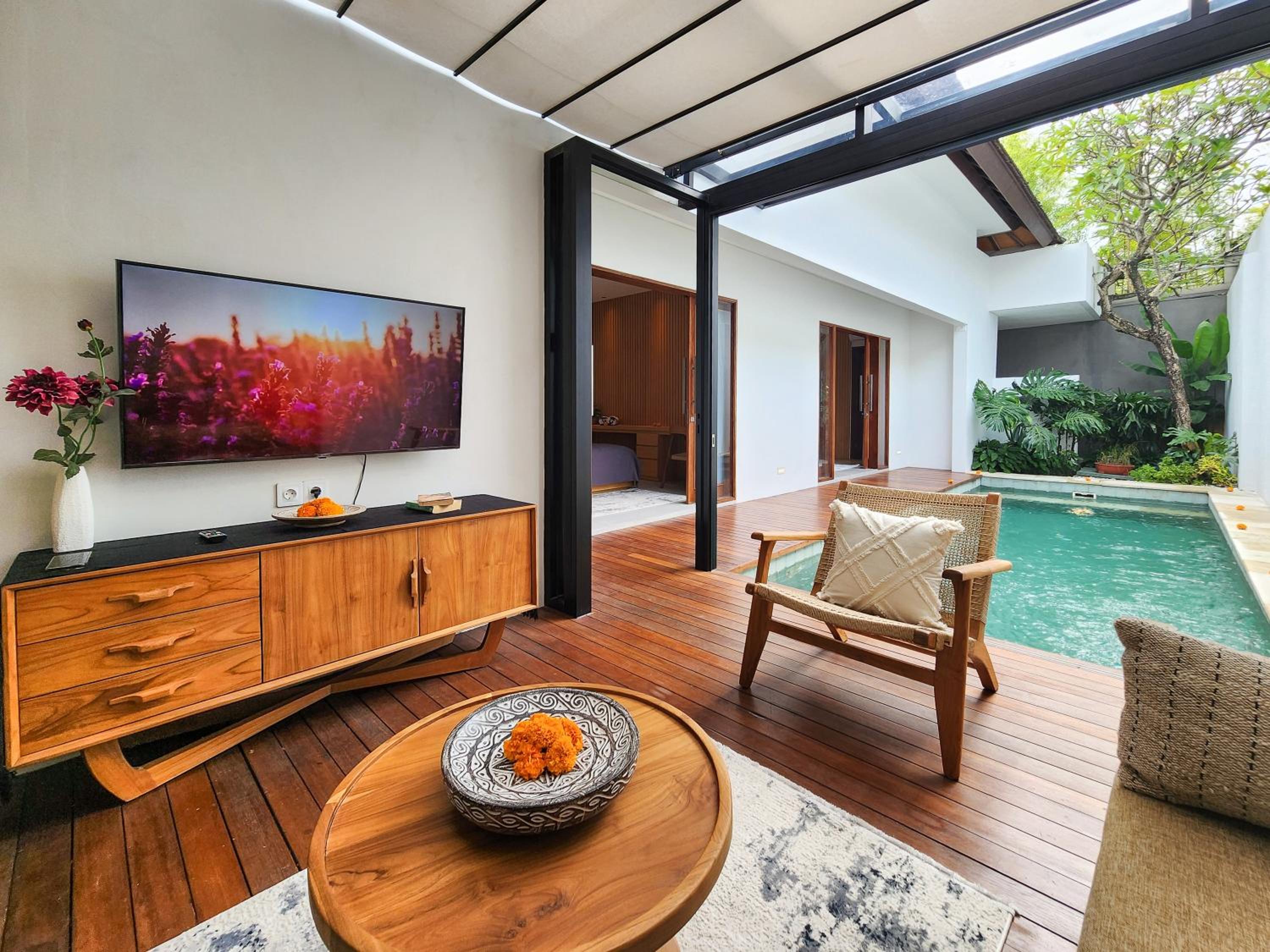 Silk Umalas by Nagisa Bali