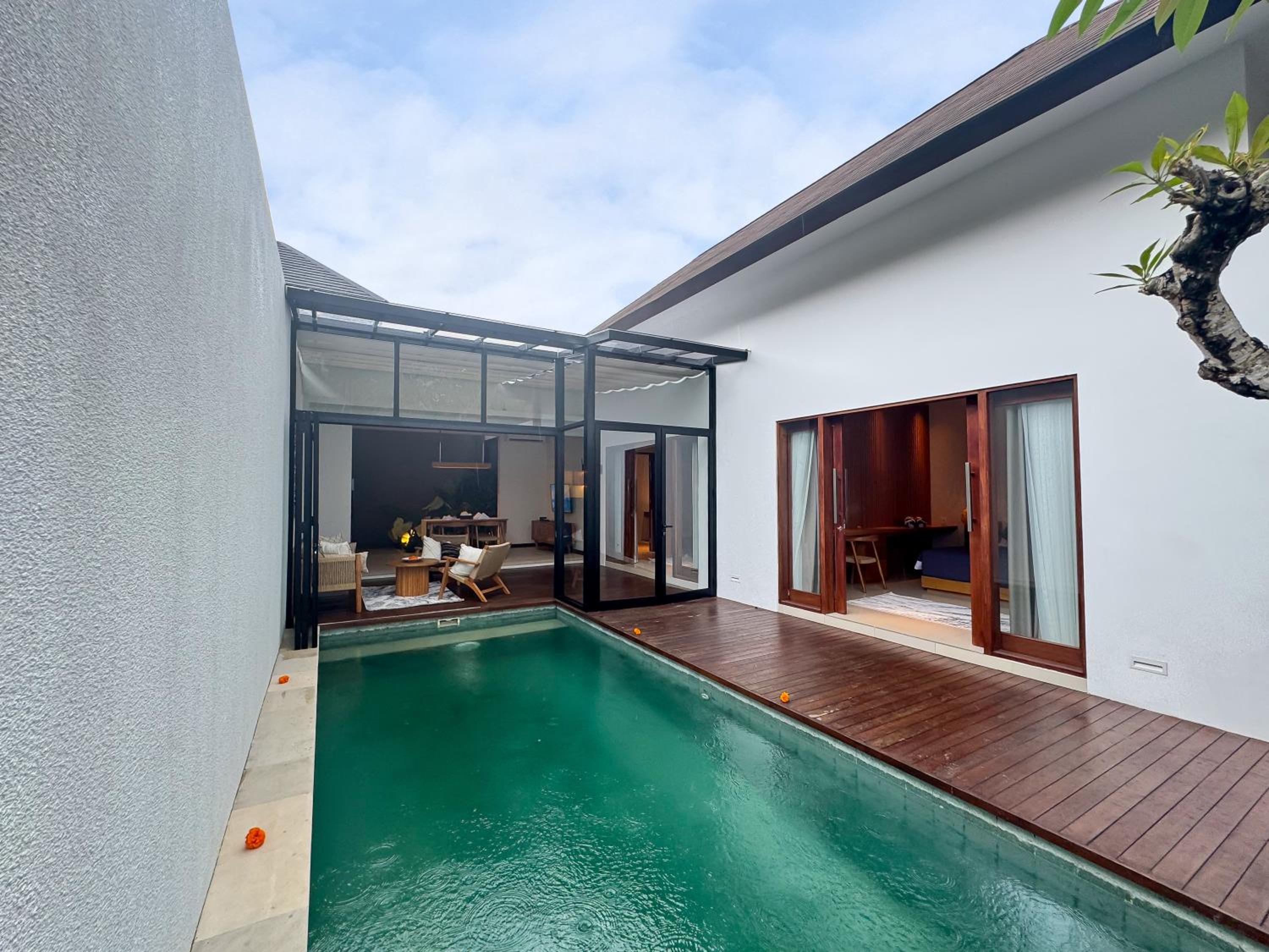 Silk Umalas by Nagisa Bali