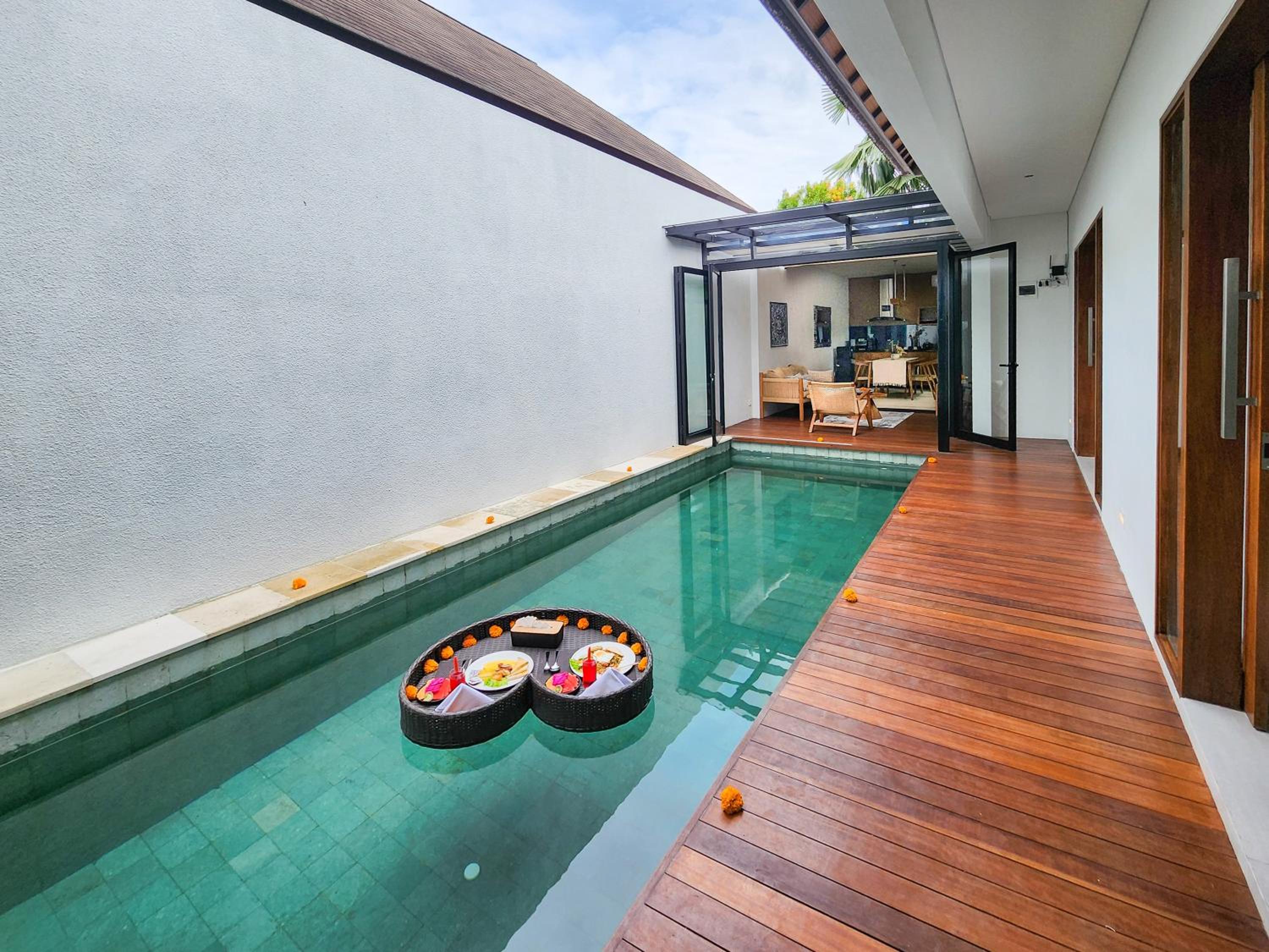 Silk Umalas by Nagisa Bali
