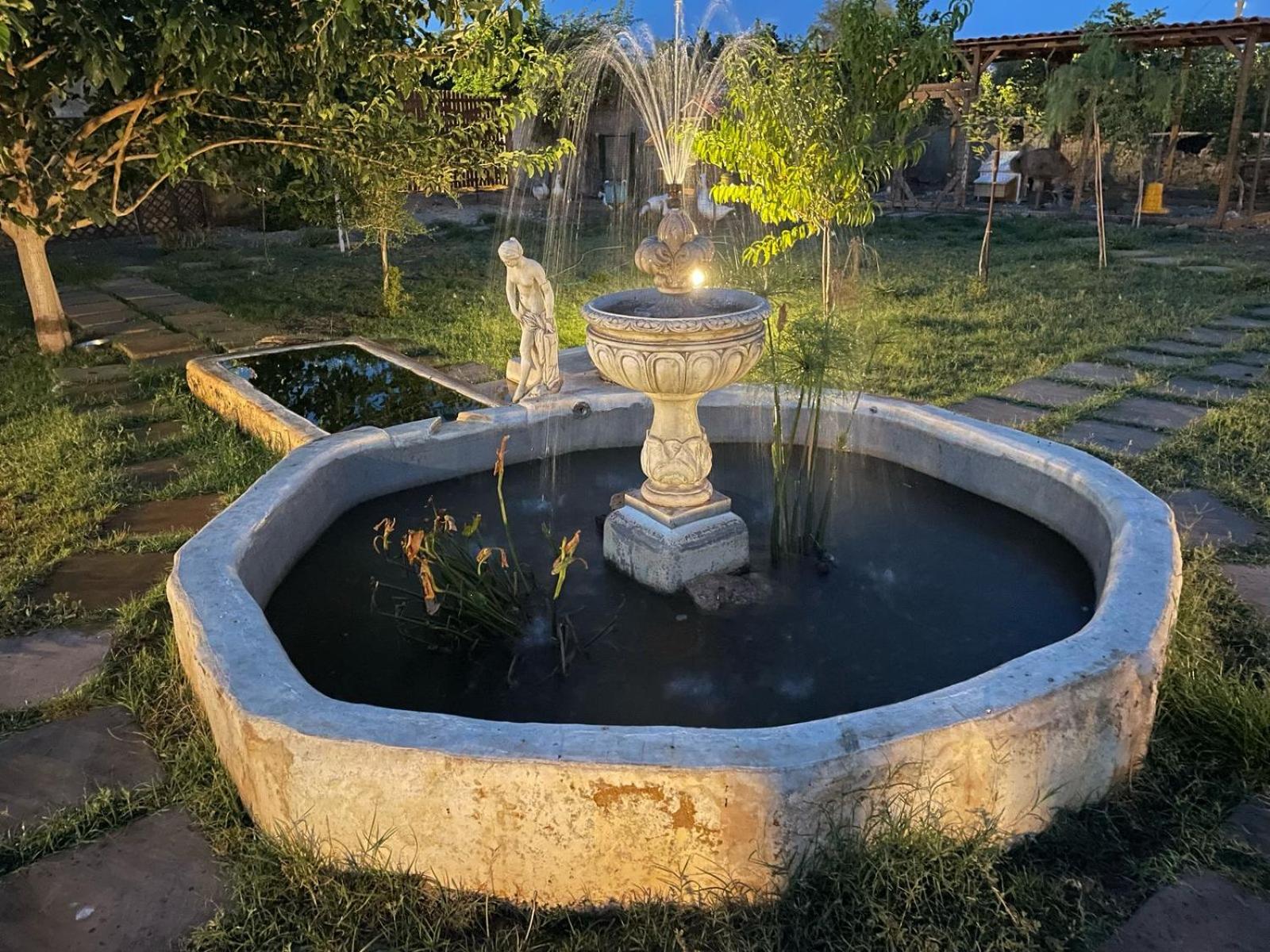 Mater Familias Oasis