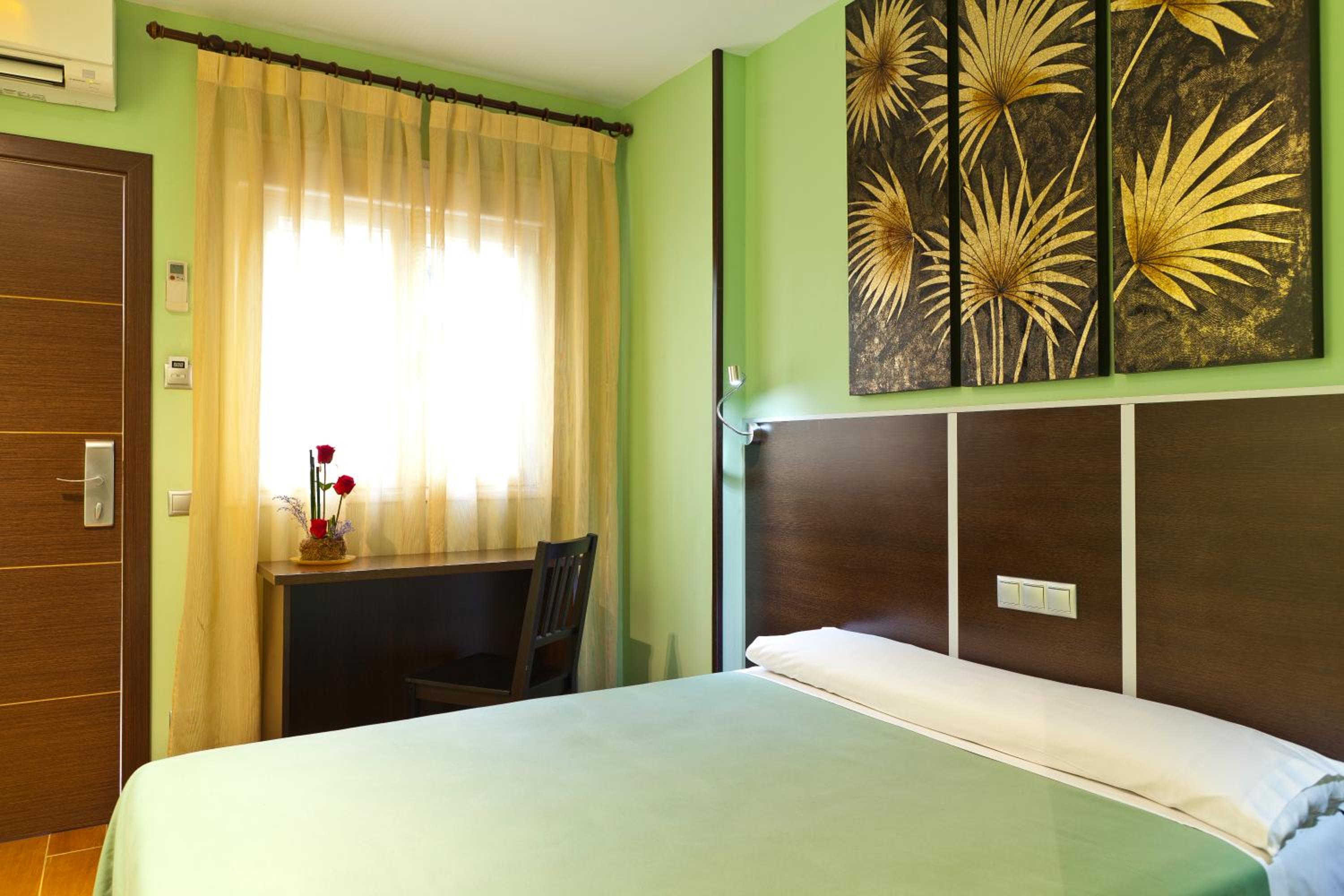 Hostal Avenida Barajas photo 1