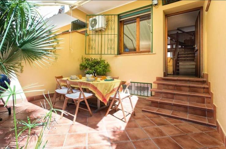 Alguereta House