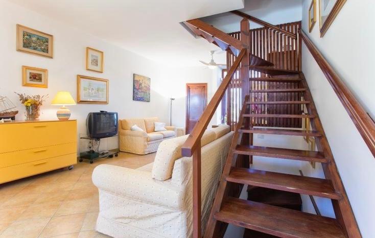 Alguereta House