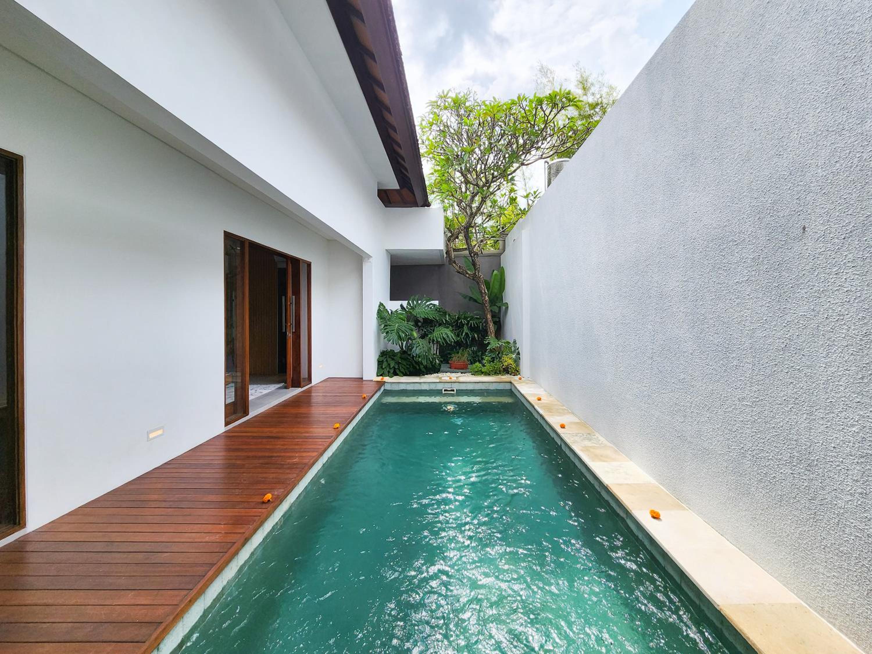 Silk Umalas by Nagisa Bali
