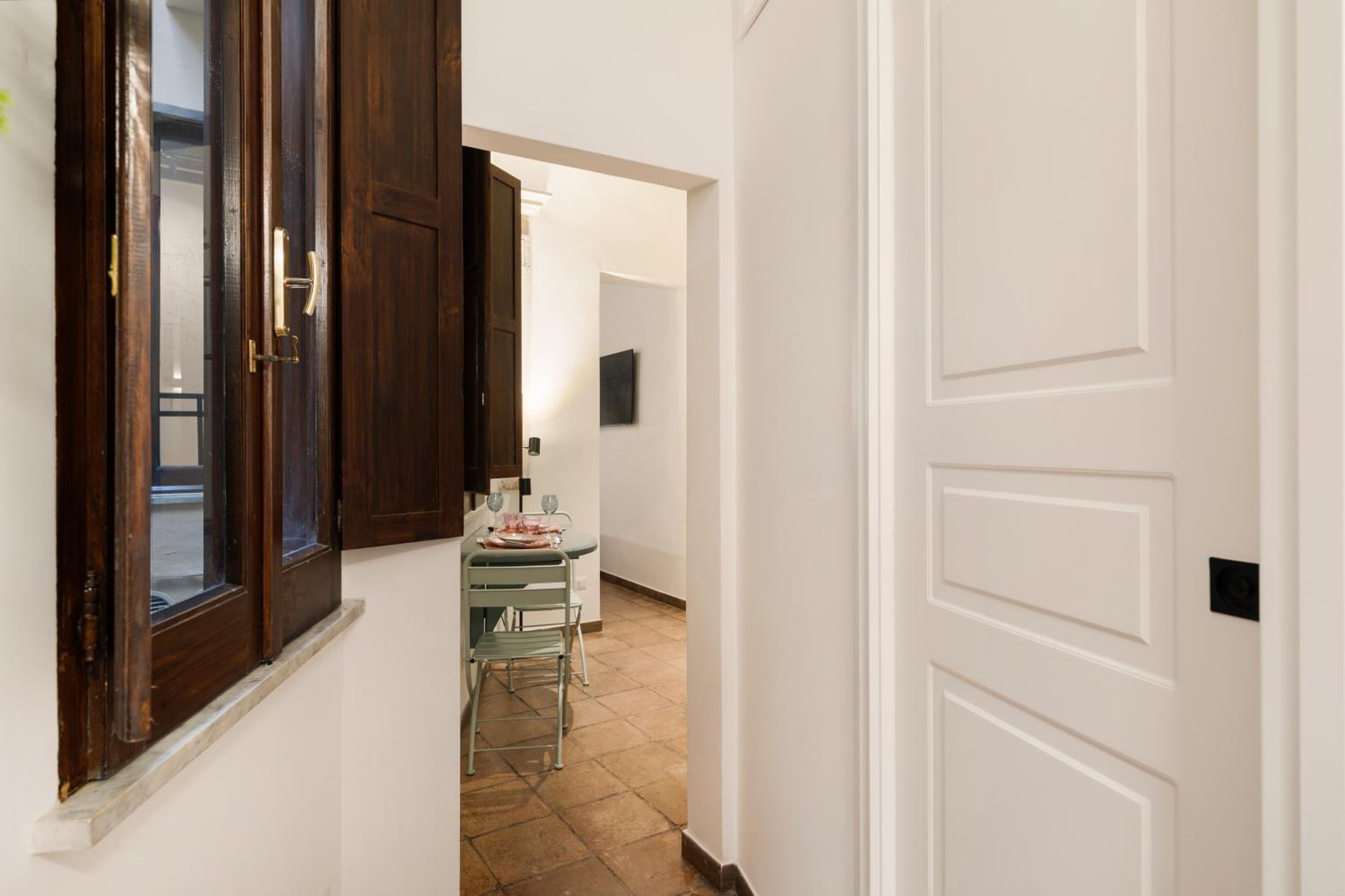 Elegant Apartment Minelli Navona by GHOR