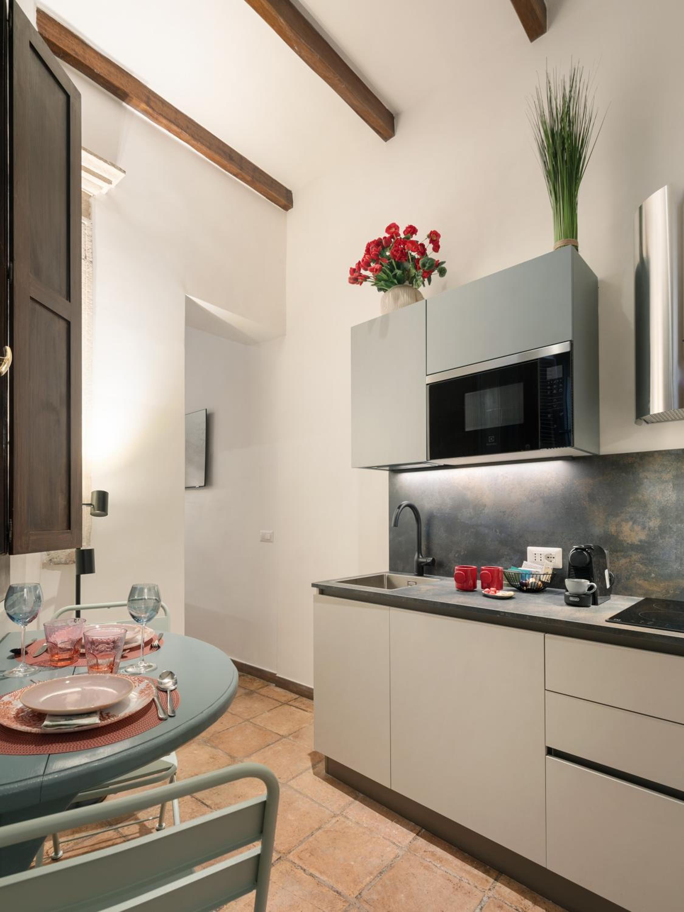 Elegant Apartment Minelli Navona by GHOR