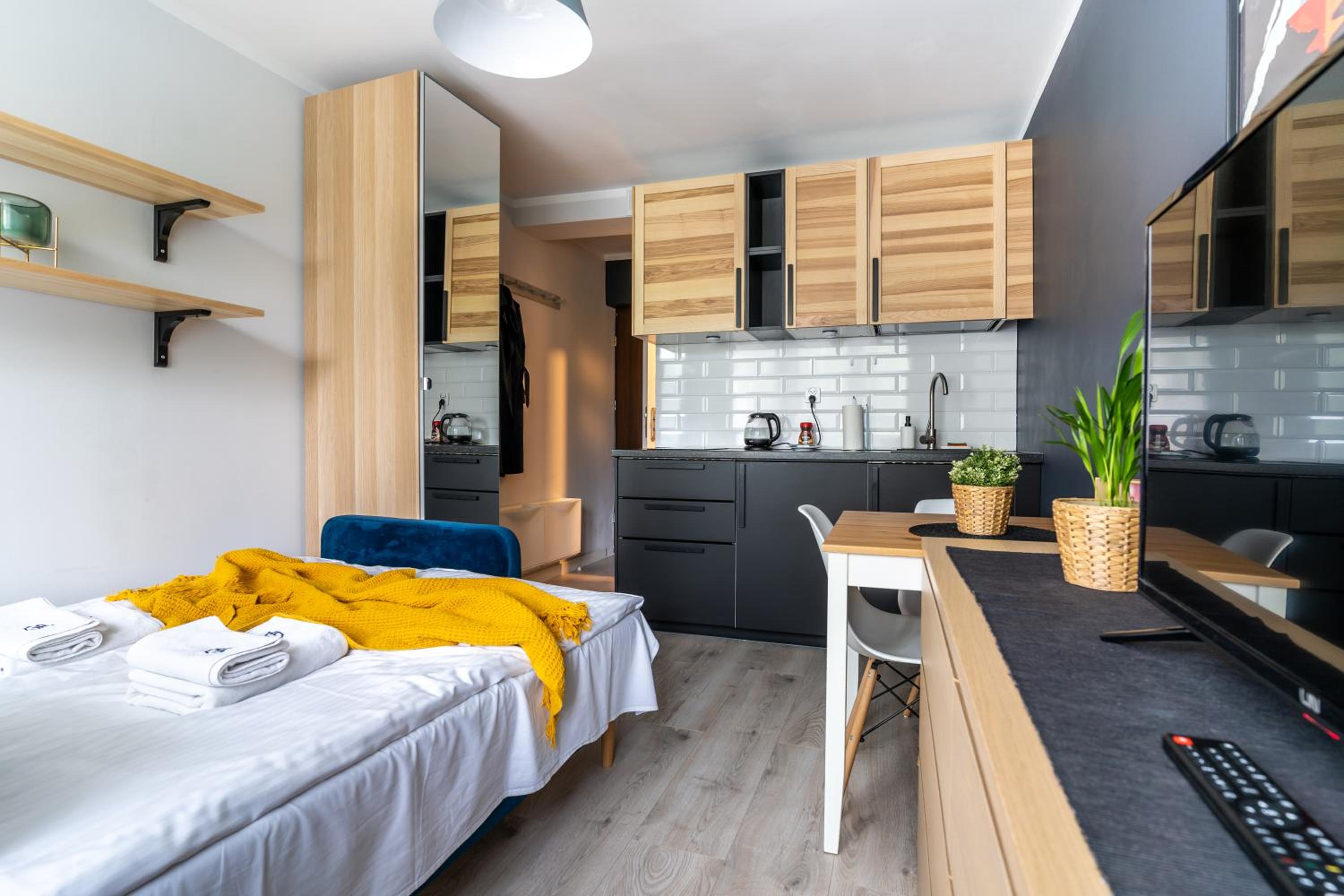 Close-Urban Chic - Ogrodowa Residence Cozy Studio in Central Warsaw