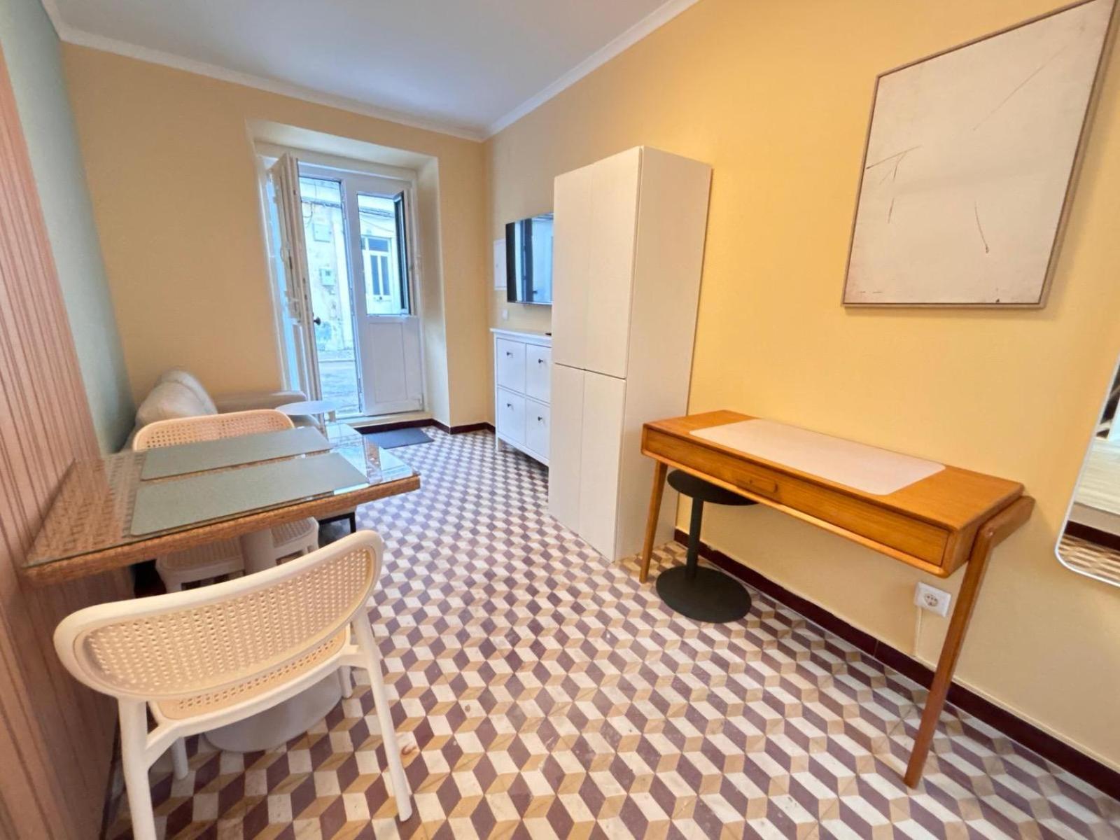 Central Cozy Apartment I