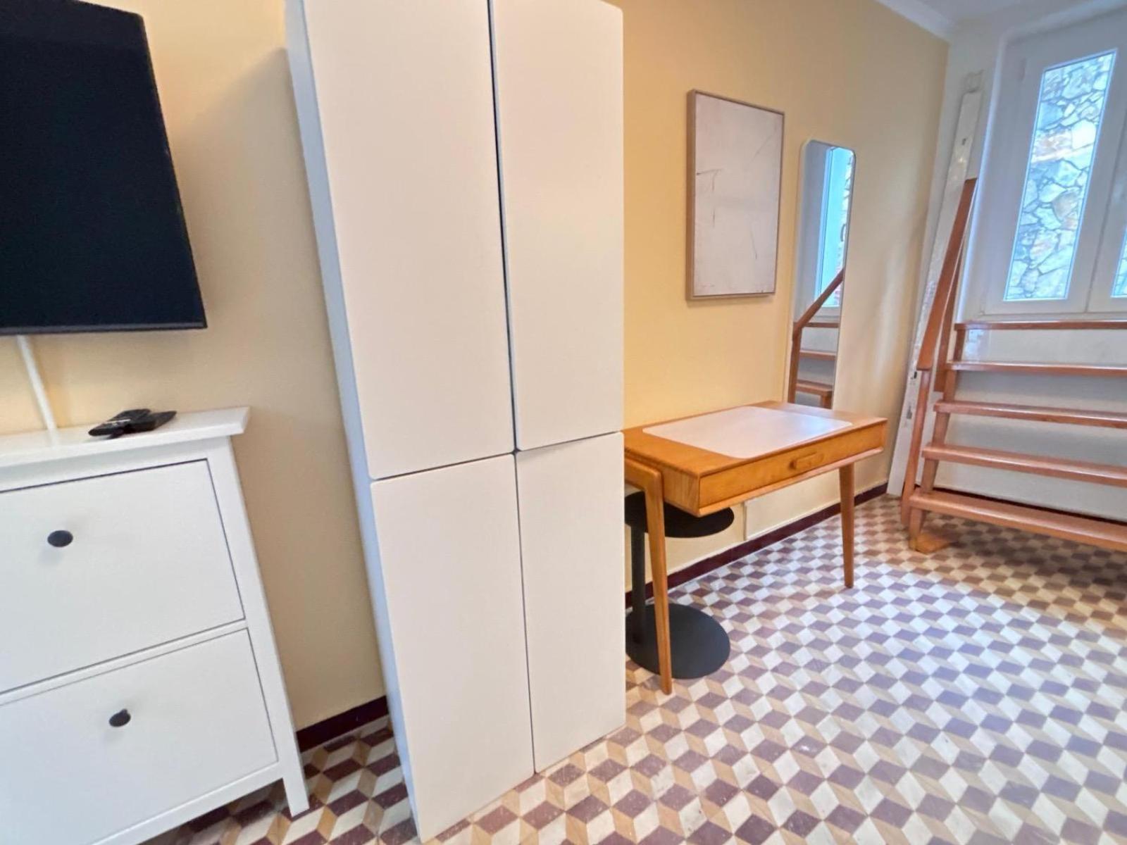 Central Cozy Apartment I