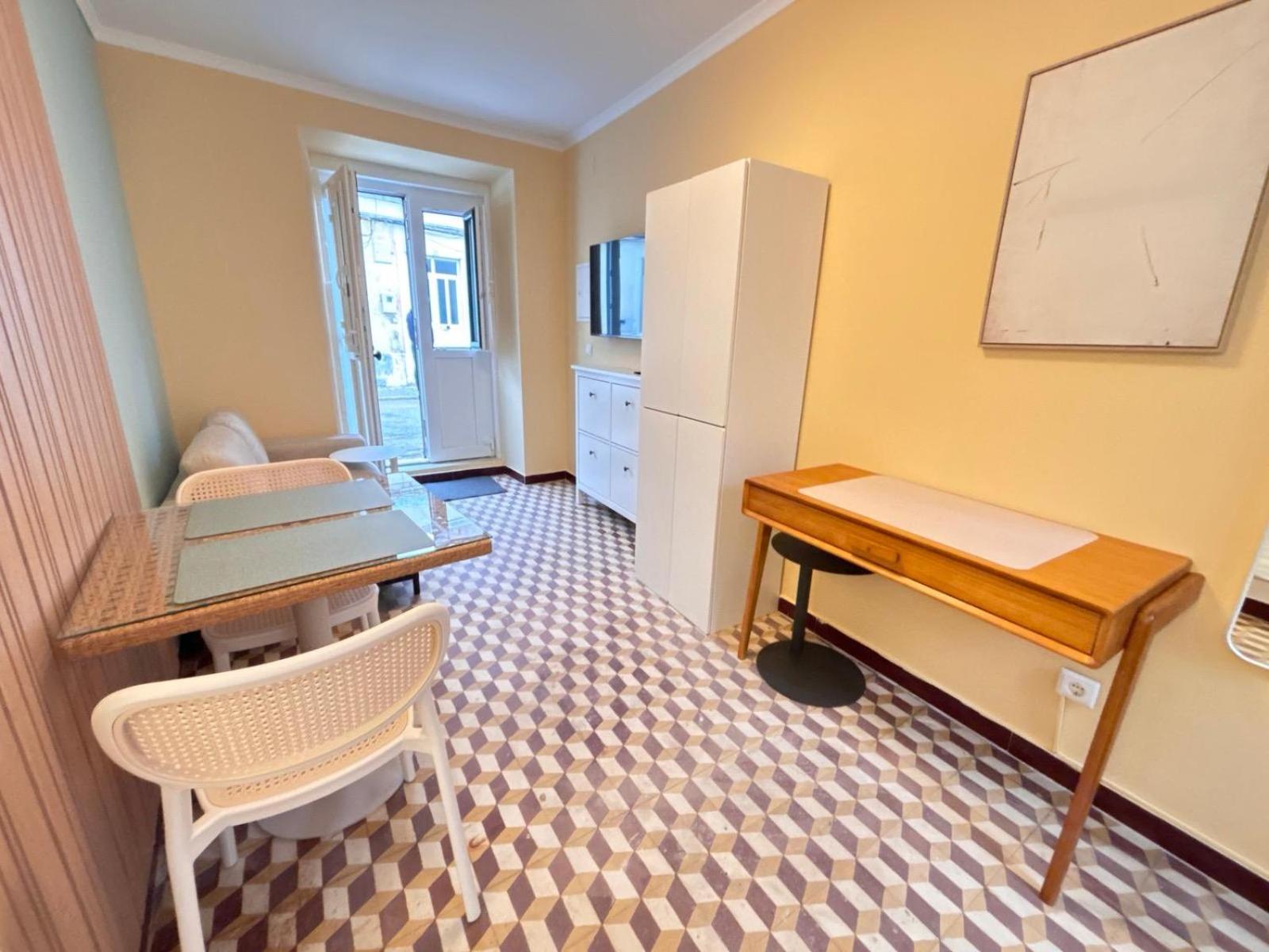 Central Cozy Apartment I