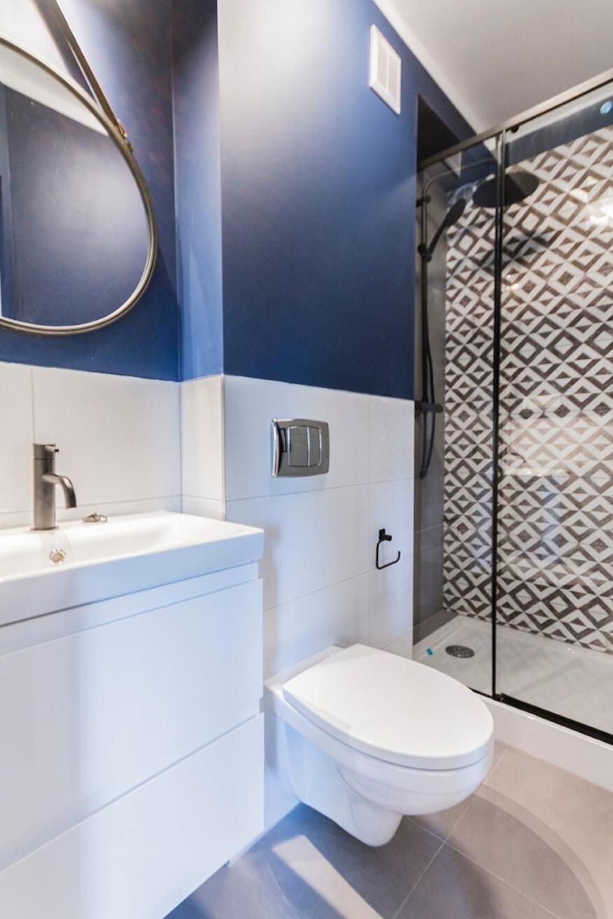 Urban Chic & Great Location & Modern Studio Apartment - #O4