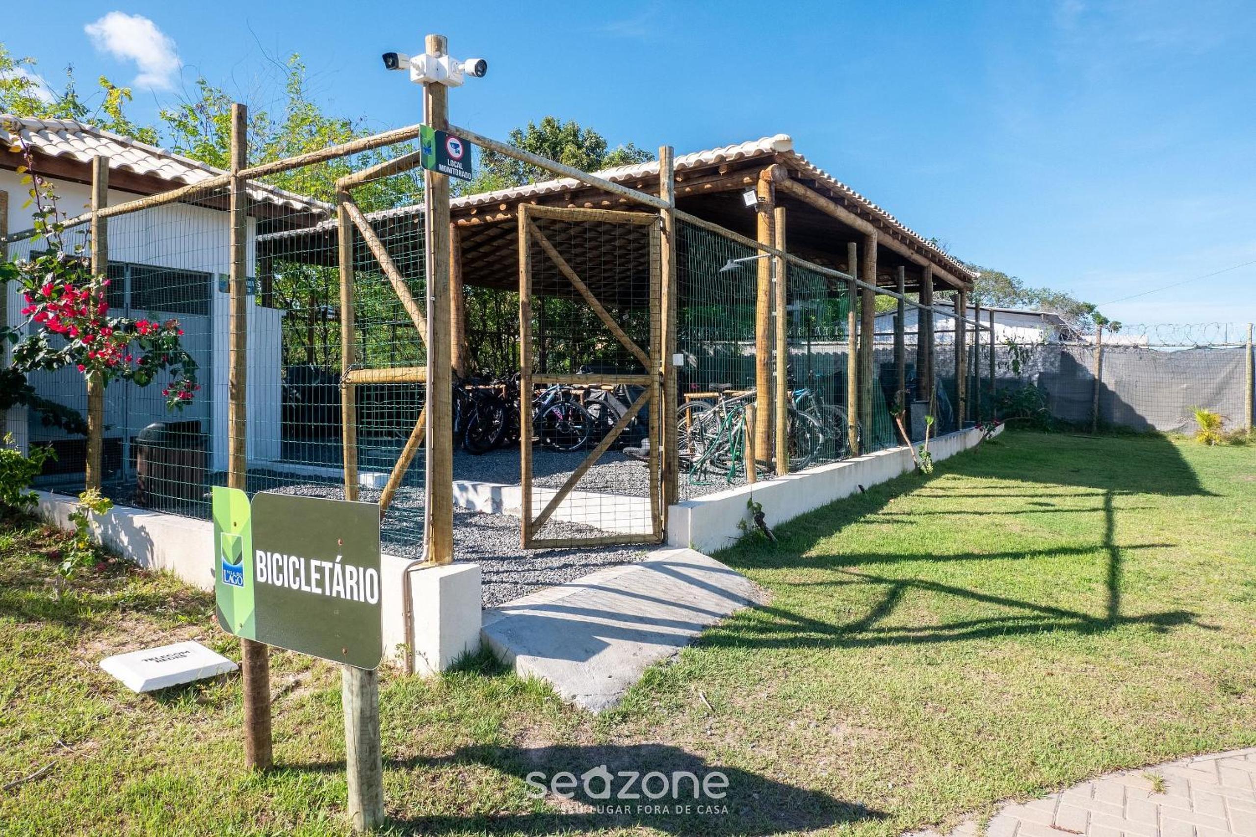 Ap in a cond. w/pool at Praia do Forte CVAF0220