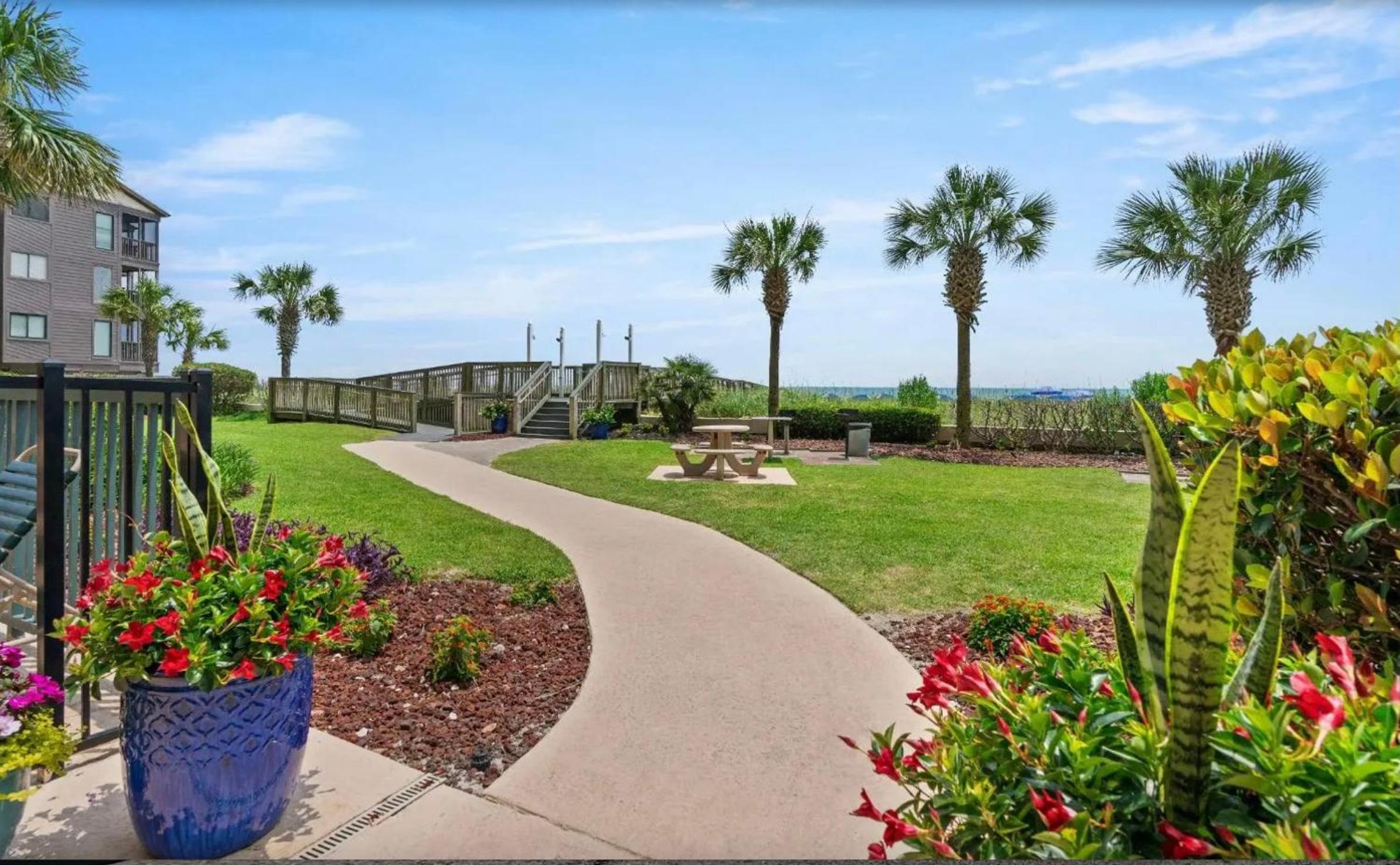 Ashworh 1001 Four Bedroom Condo Oceanfront 