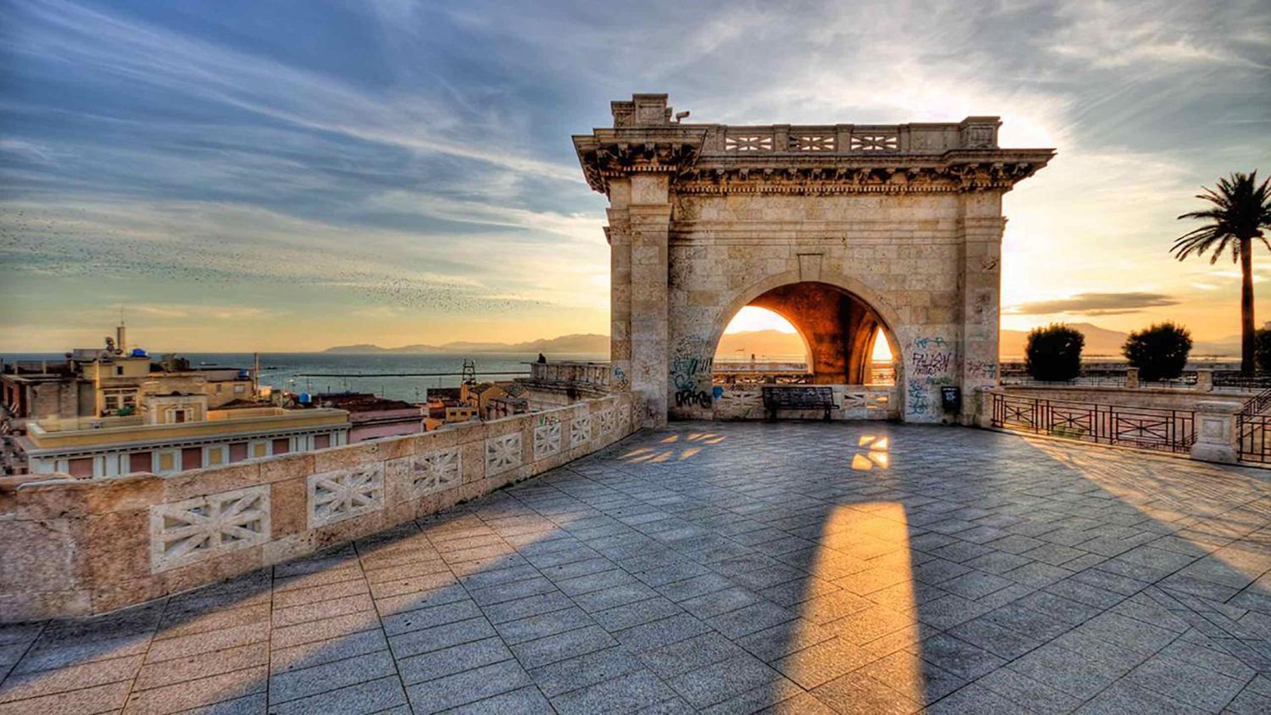 Luxury 5BR , 4BA Penthouse In the City Center