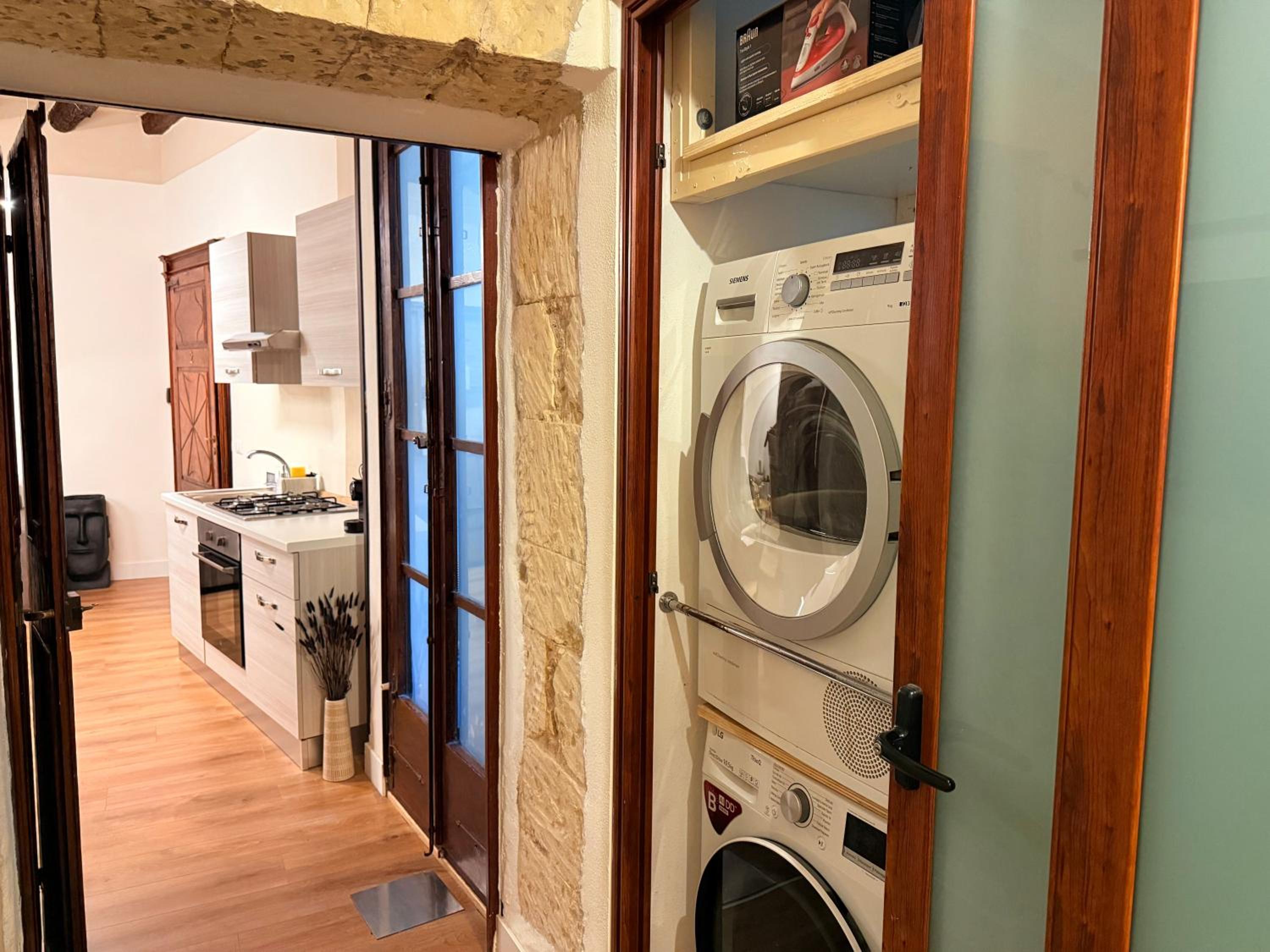Luxury 5BR , 4BA Penthouse In the City Center