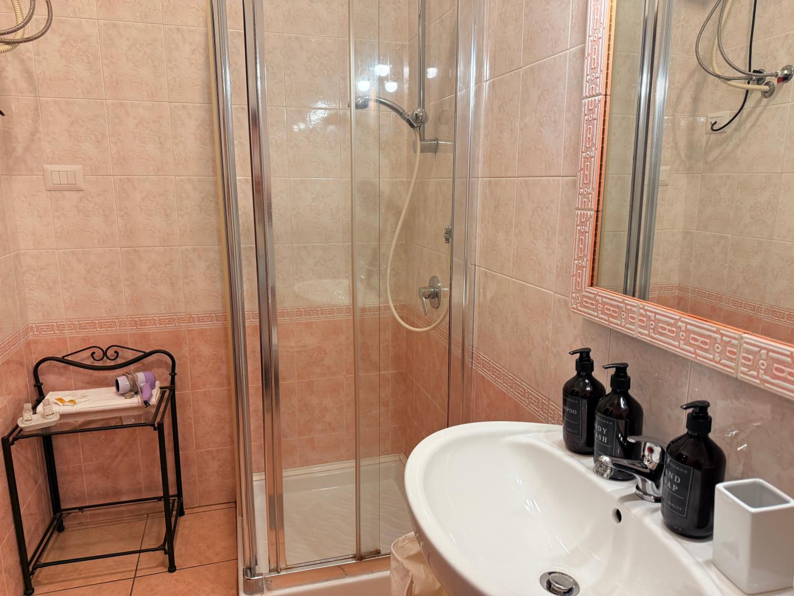 Luxury 5BR , 4BA Penthouse In the City Center