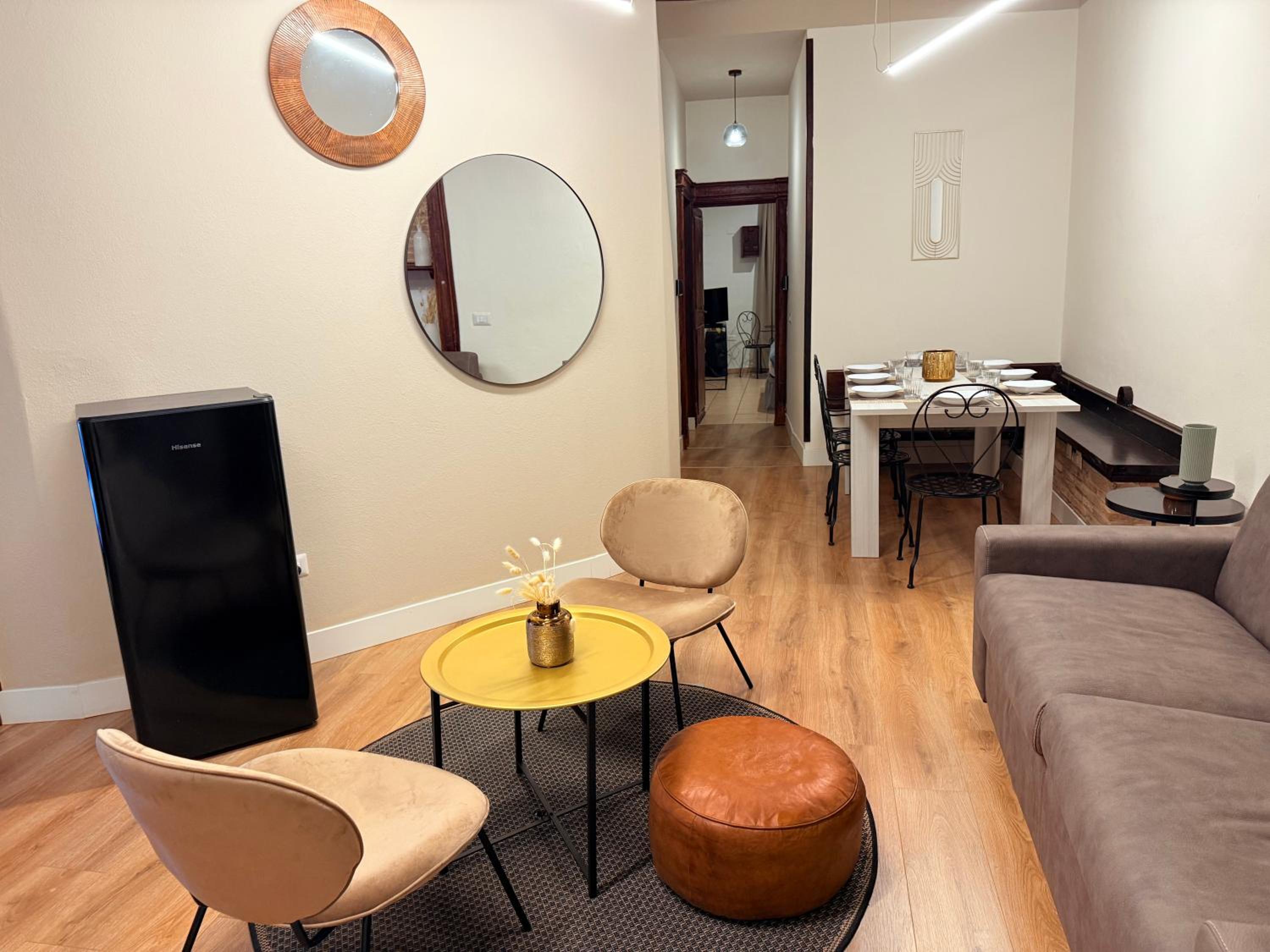 Luxury 5BR , 4BA Penthouse In the City Center