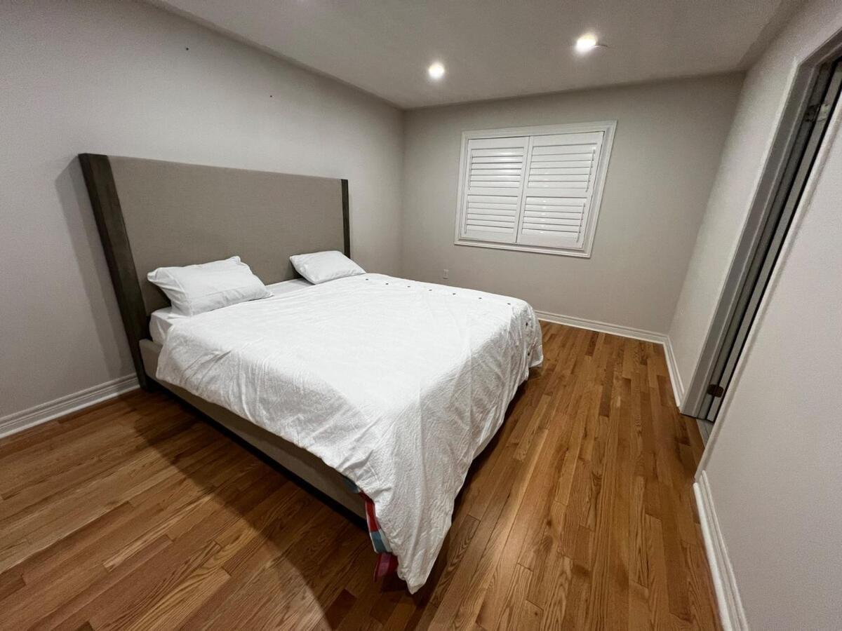Four Bedroom Spacious House with Parking in Milton, Ontario