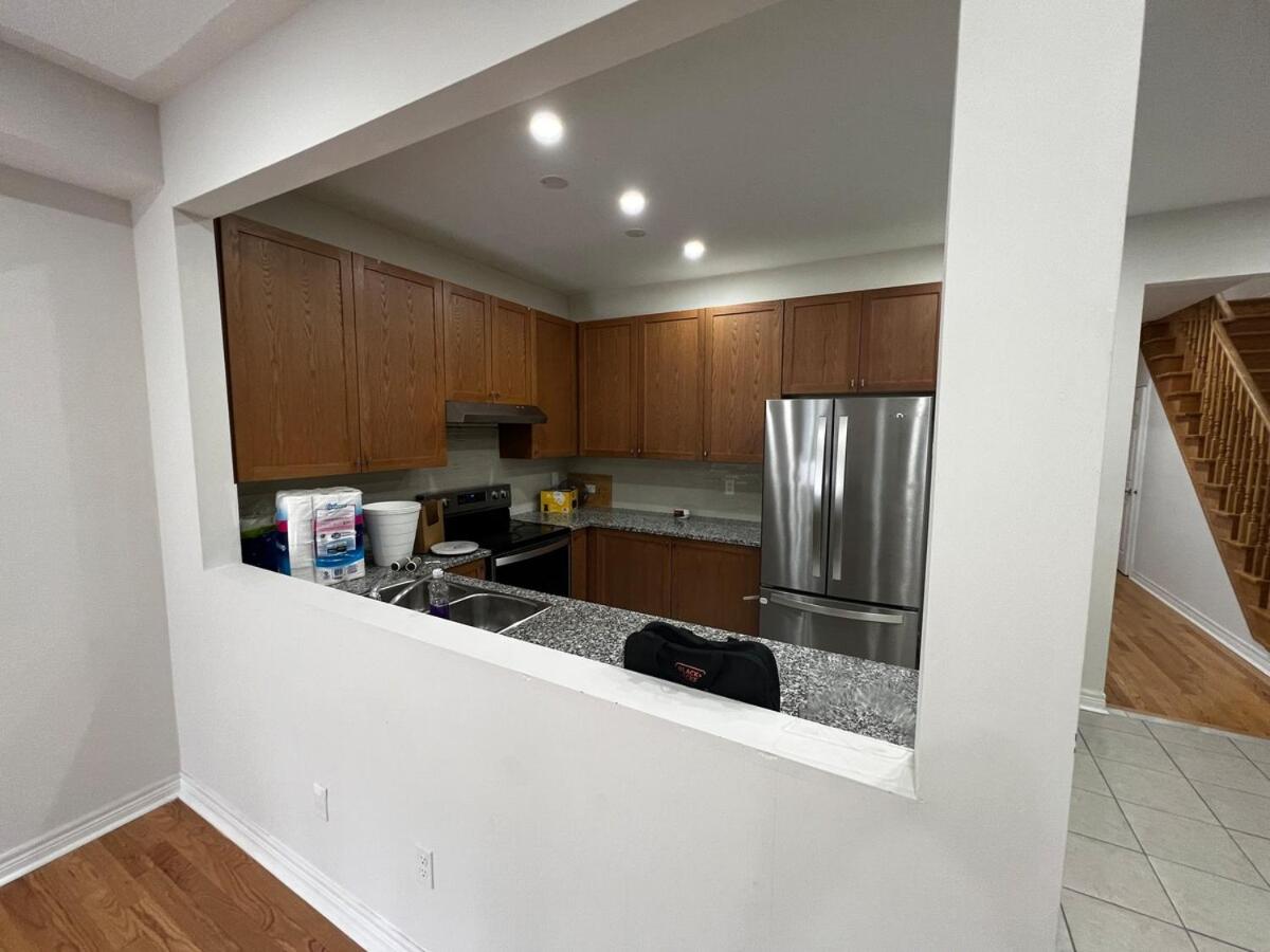 Four Bedroom Spacious House with Parking in Milton, Ontario