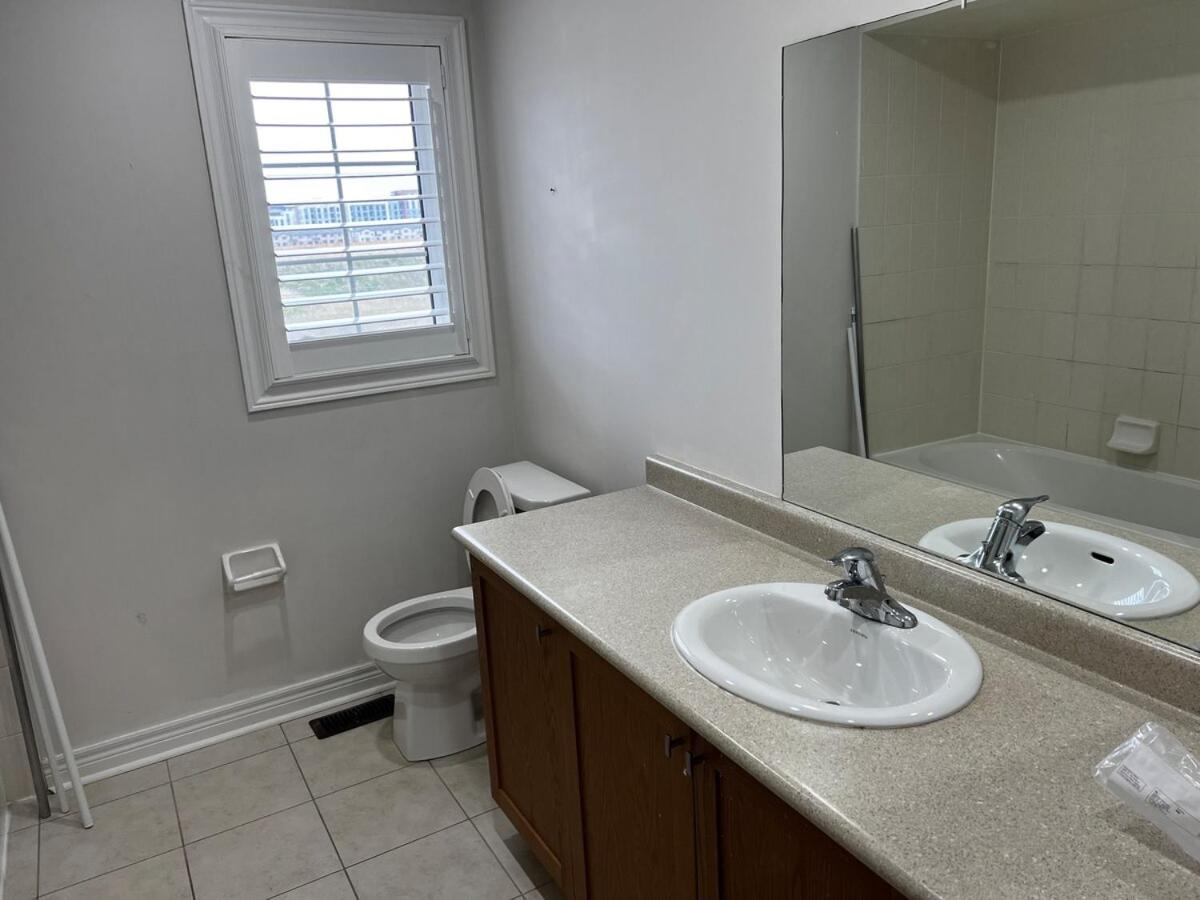 Four Bedroom Spacious House with Parking in Milton, Ontario