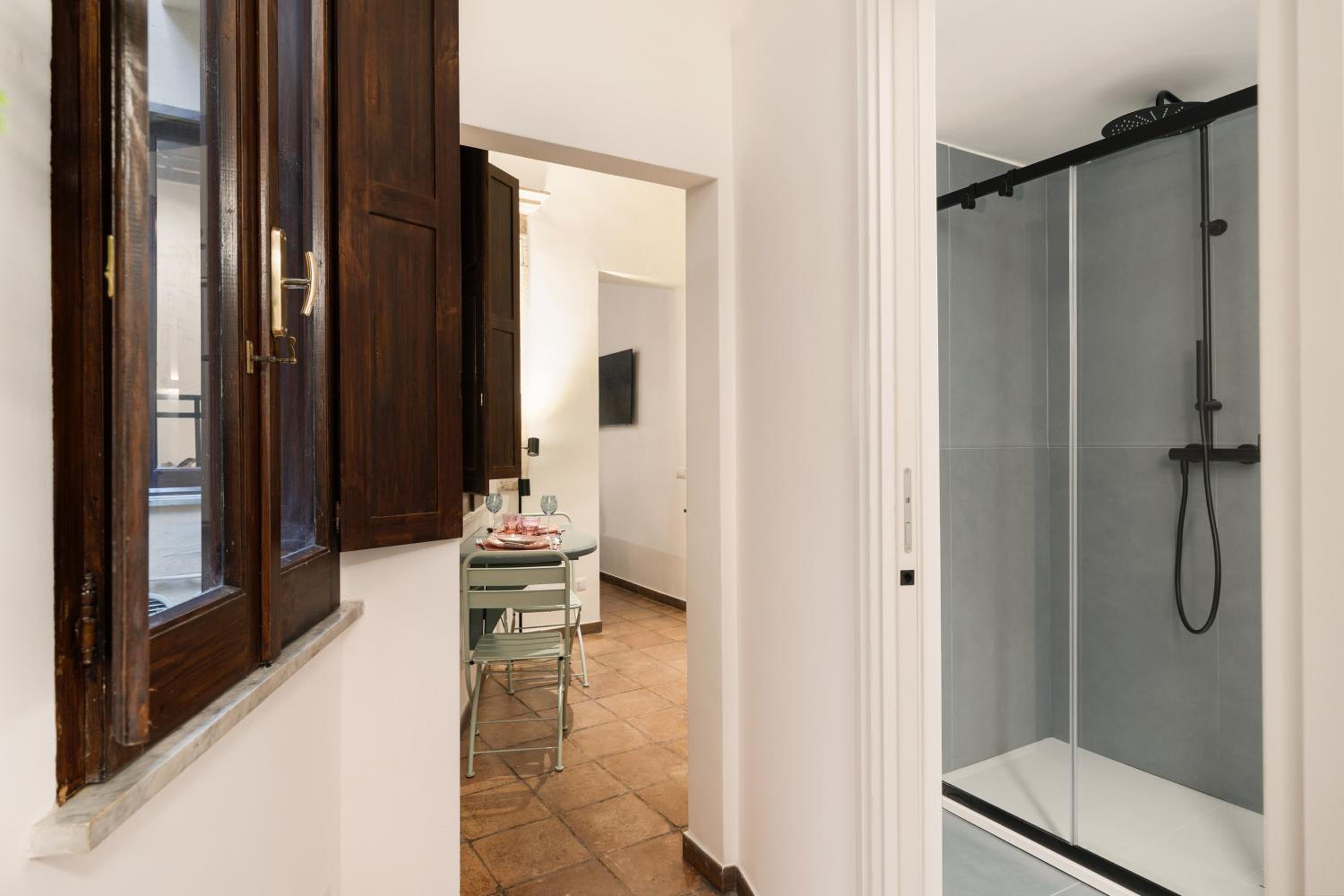 Elegant Apartment Minelli Navona by GHOR