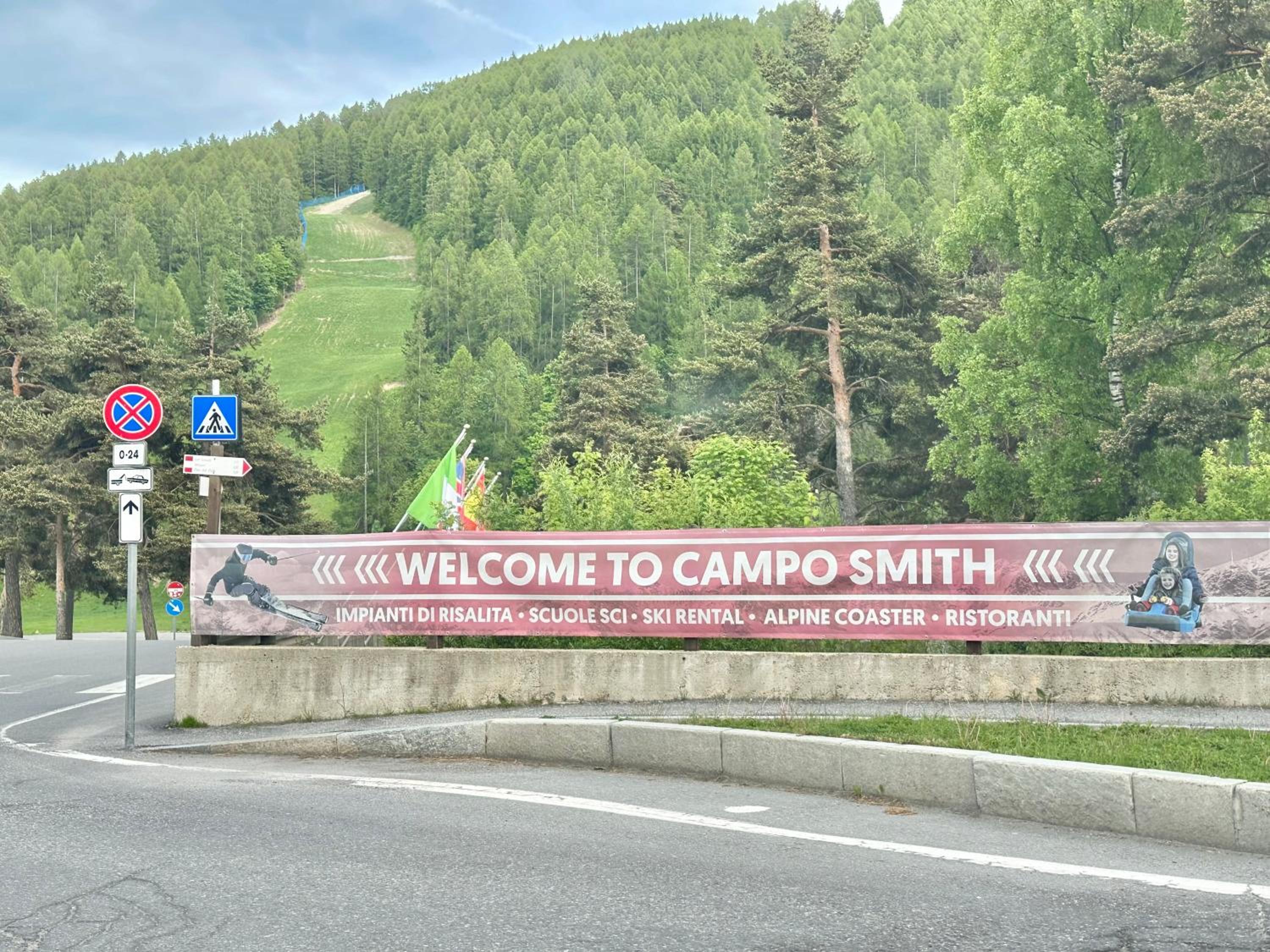 Campo Smith - Les Floralies free parking