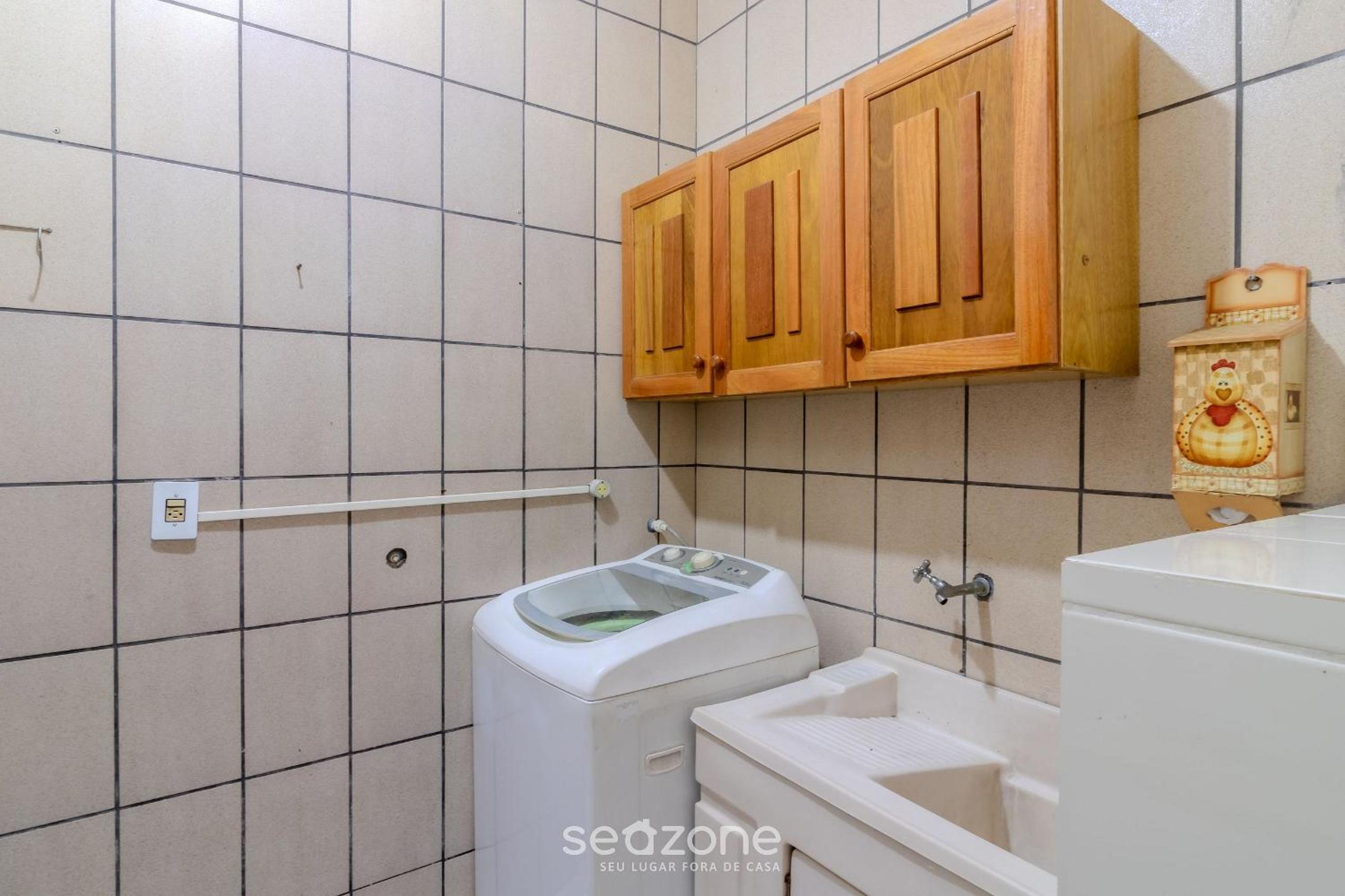 House 600m Central Beach w/garage, 3 bred NRR128