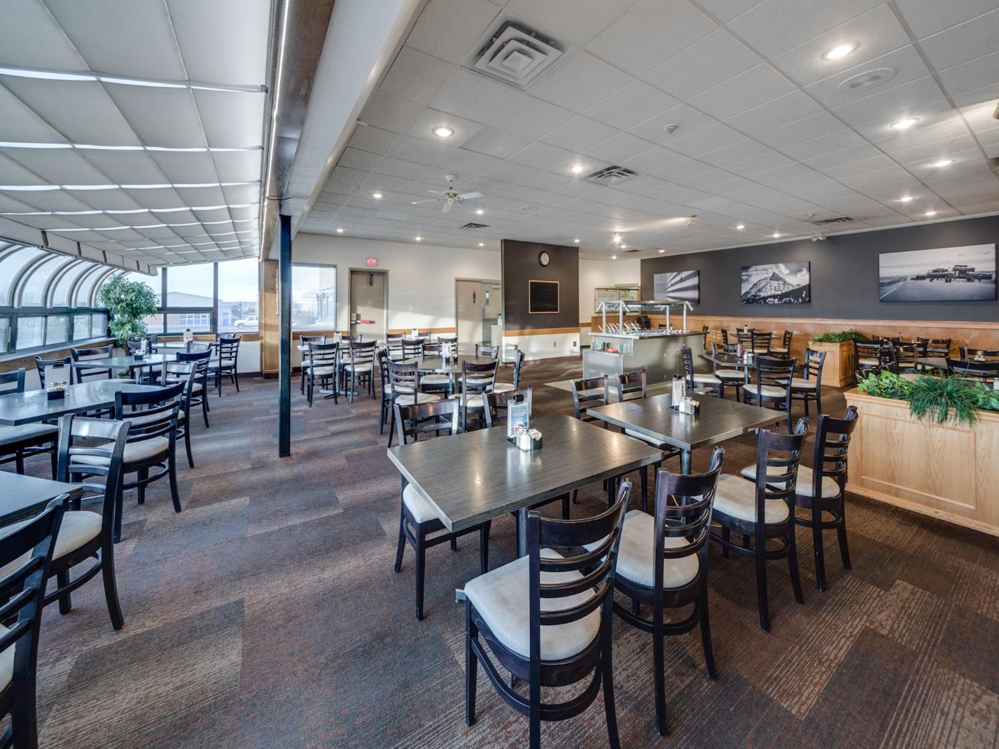 Heritage Inn Hotel & Convention Centre - Pincher Creek