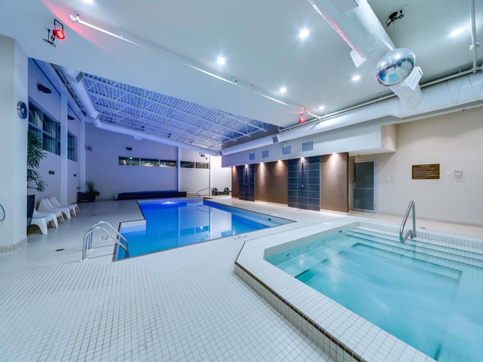 Heritage Inn Hotel & Convention Centre - Pincher Creek