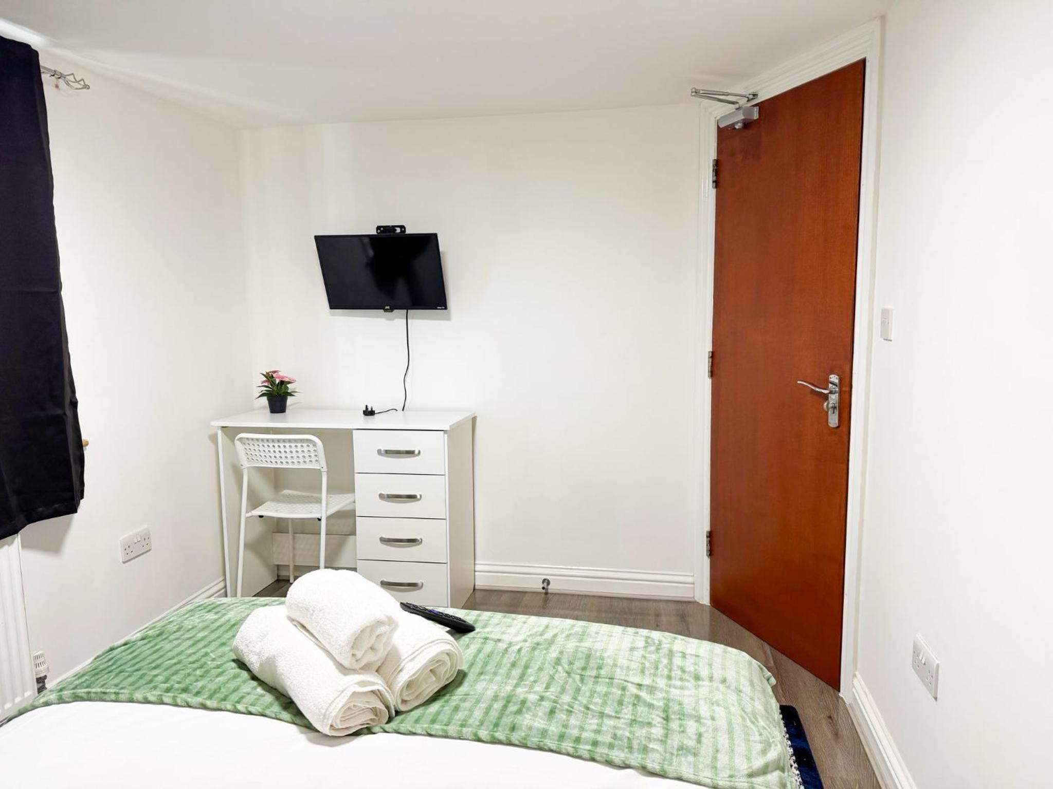 Heathrow Lodge BnB
