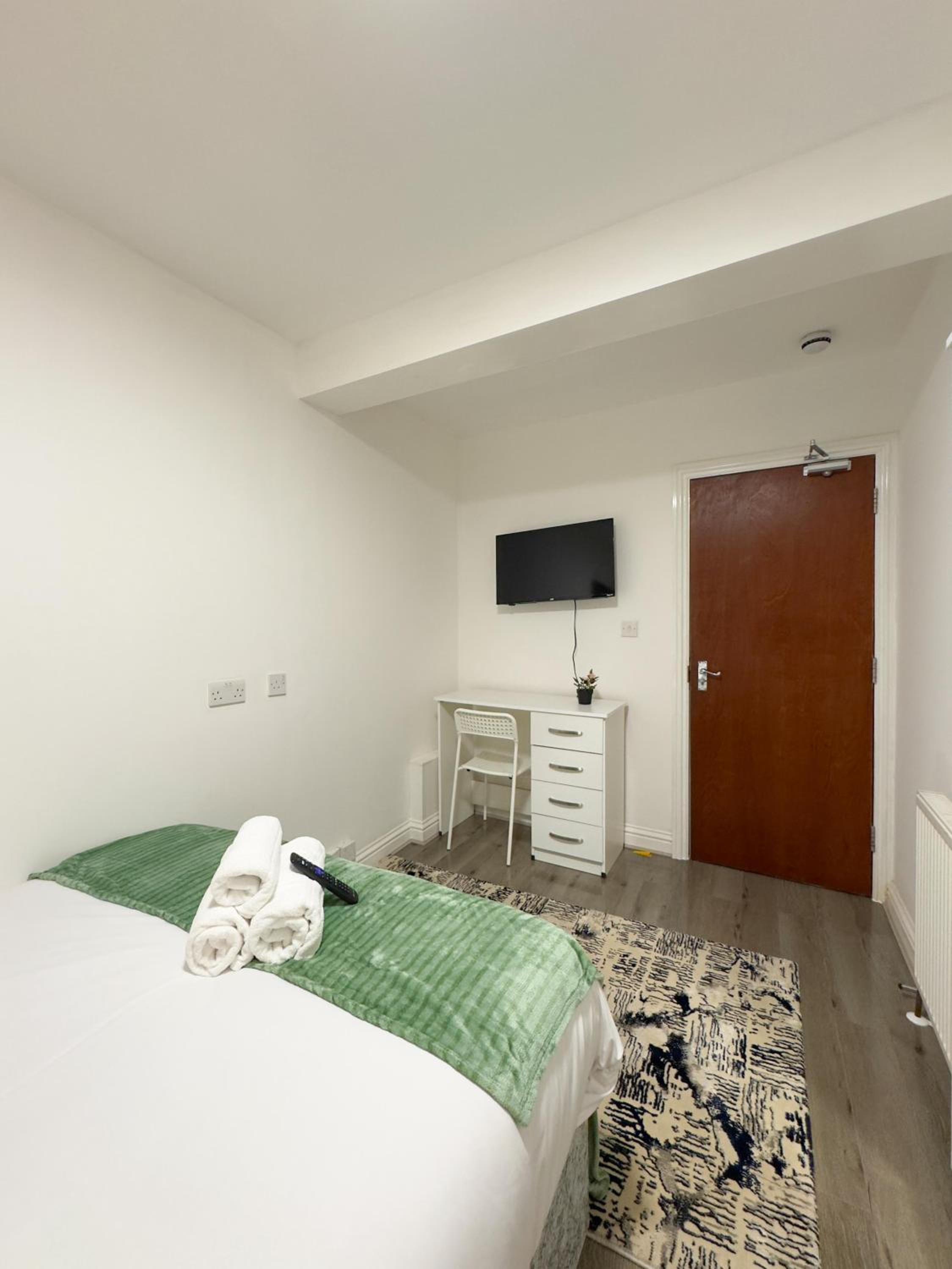 Heathrow Lodge BnB