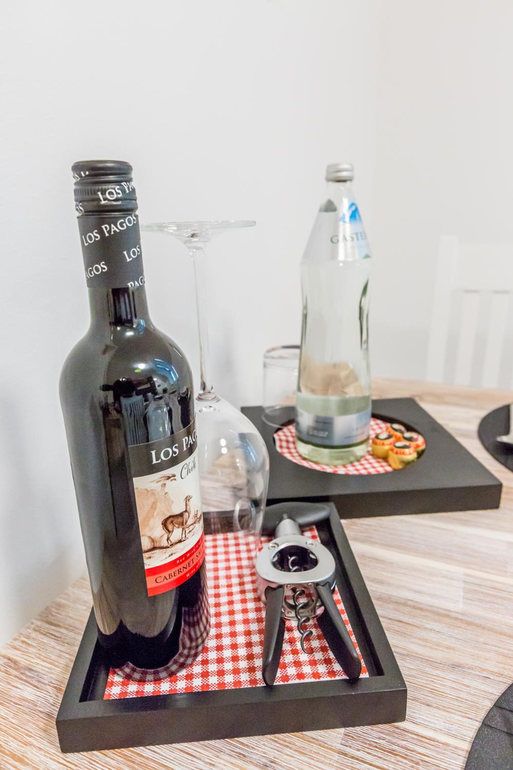 Mar Suite Apartments - Simmering