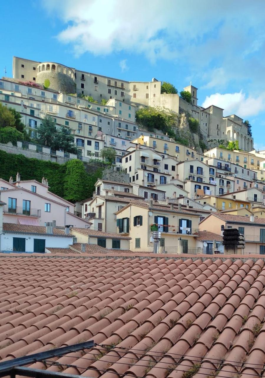 Casetta con VISTA CASTELLO e PARCHEGGIO COMODO