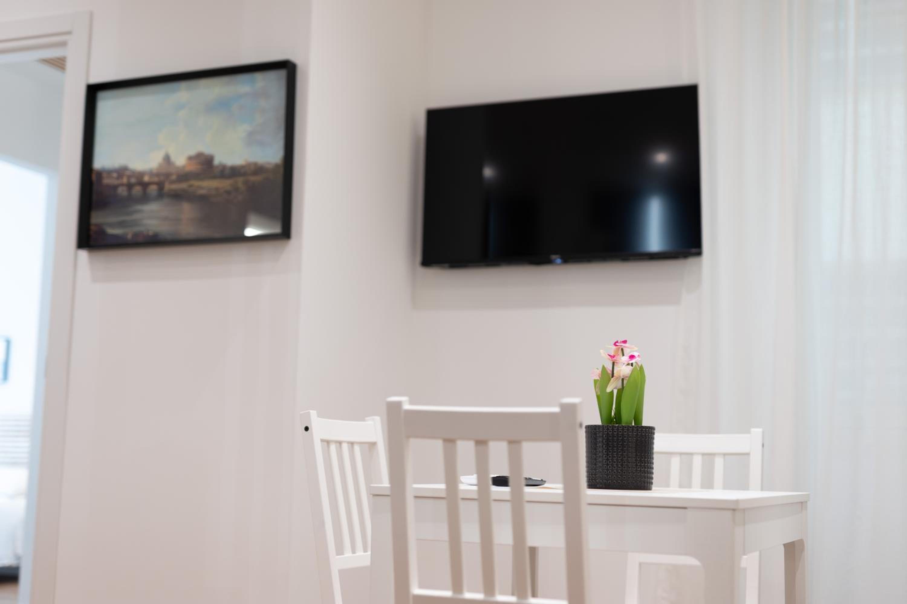 Piazzetta Romana Luxury House