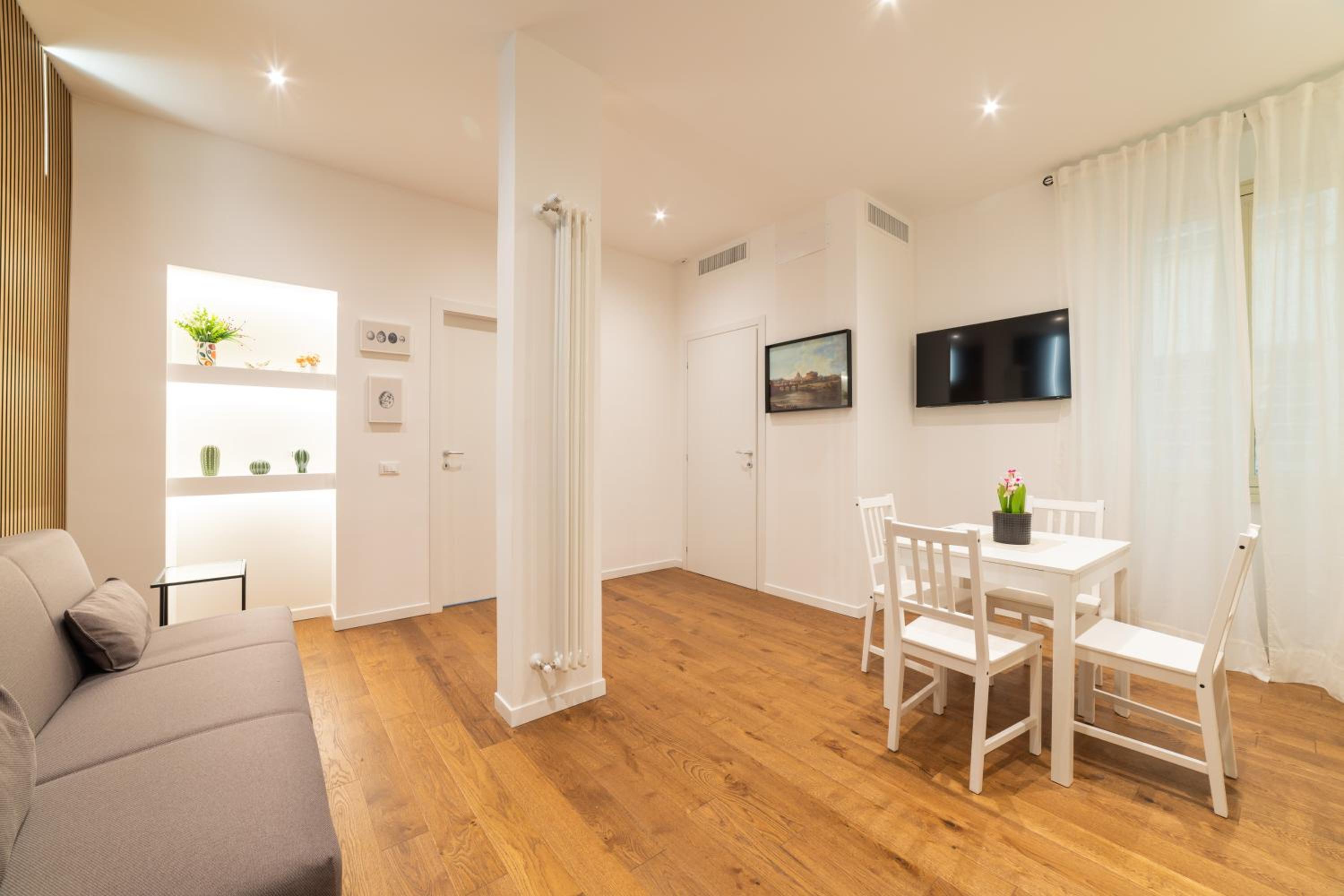Piazzetta Romana Luxury House