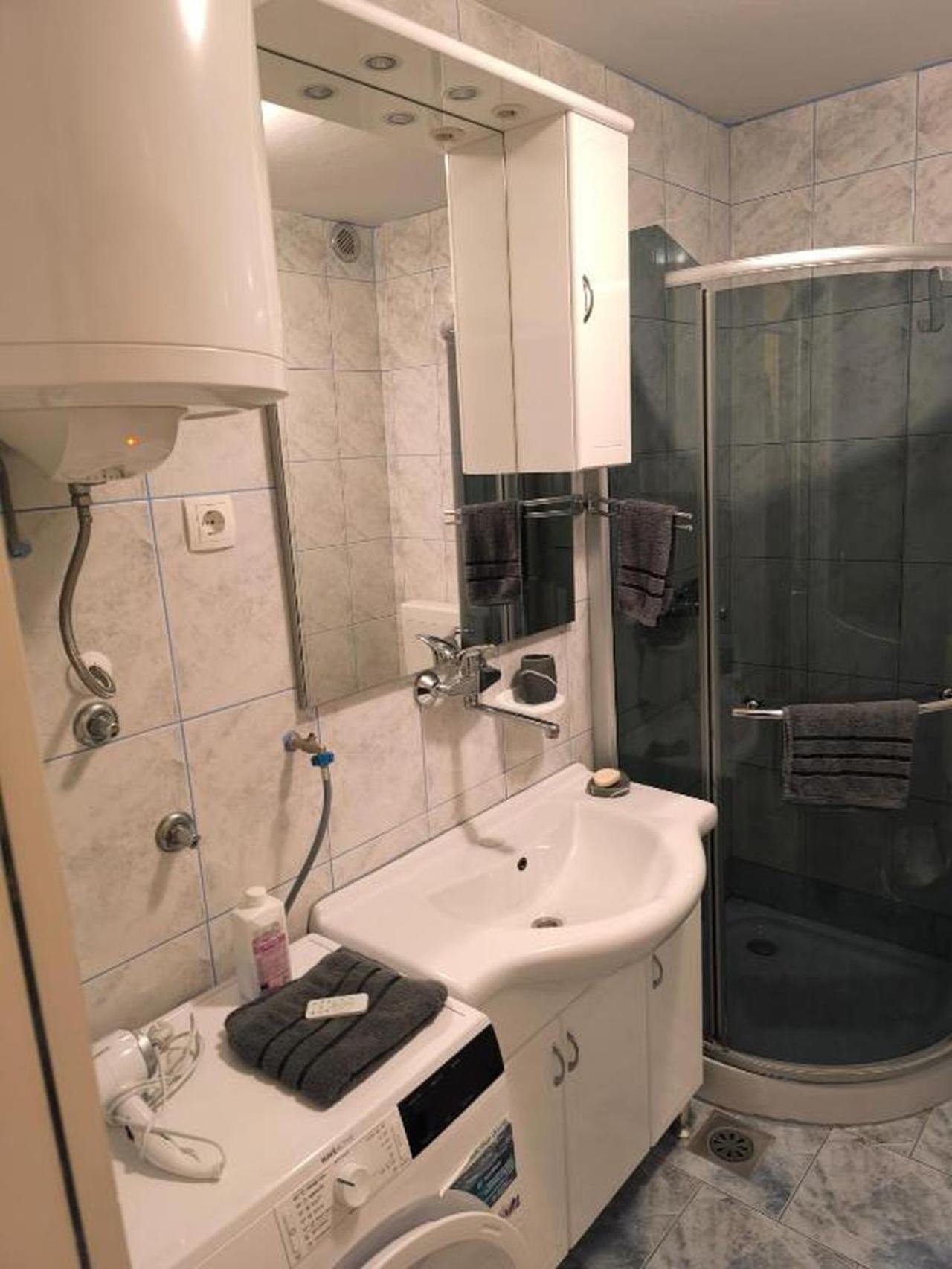 Apartma Dian