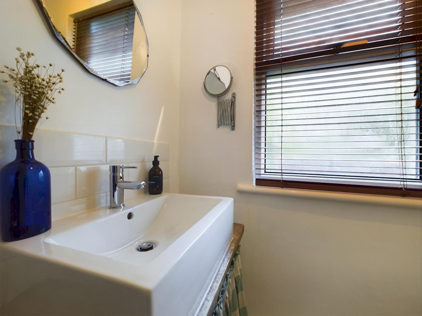 Stylish Garden Apartment in Vibrant Leyton - Pass the Keys
