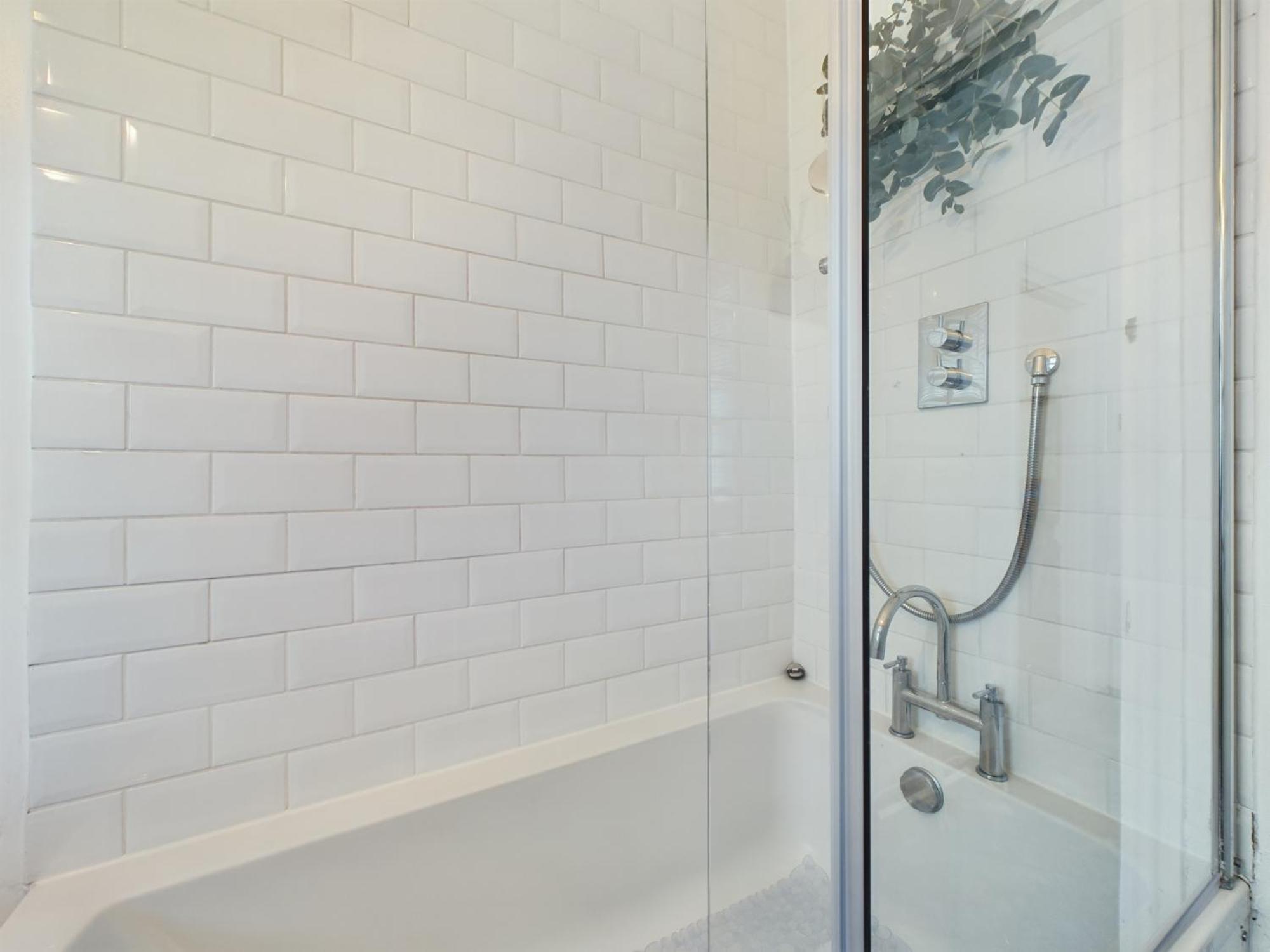Stylish Garden Apartment in Vibrant Leyton - Pass the Keys