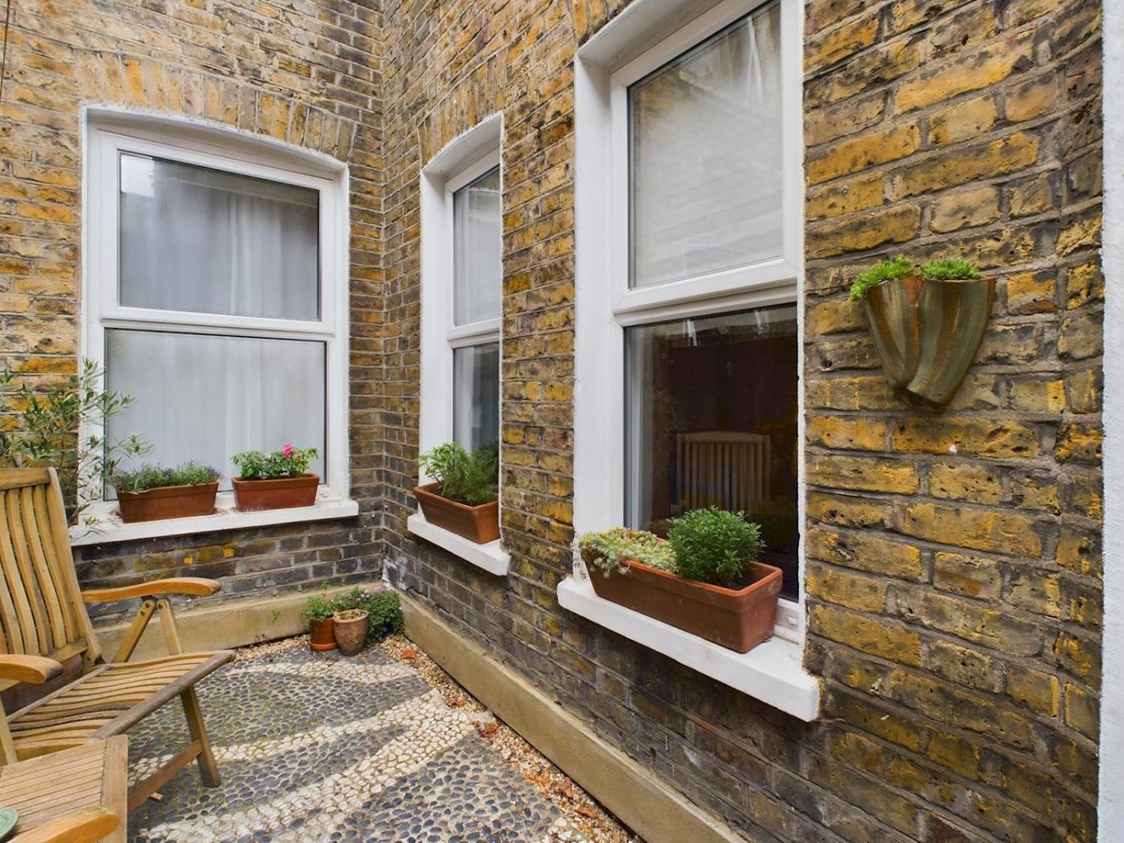 Stylish Garden Apartment in Vibrant Leyton - Pass the Keys