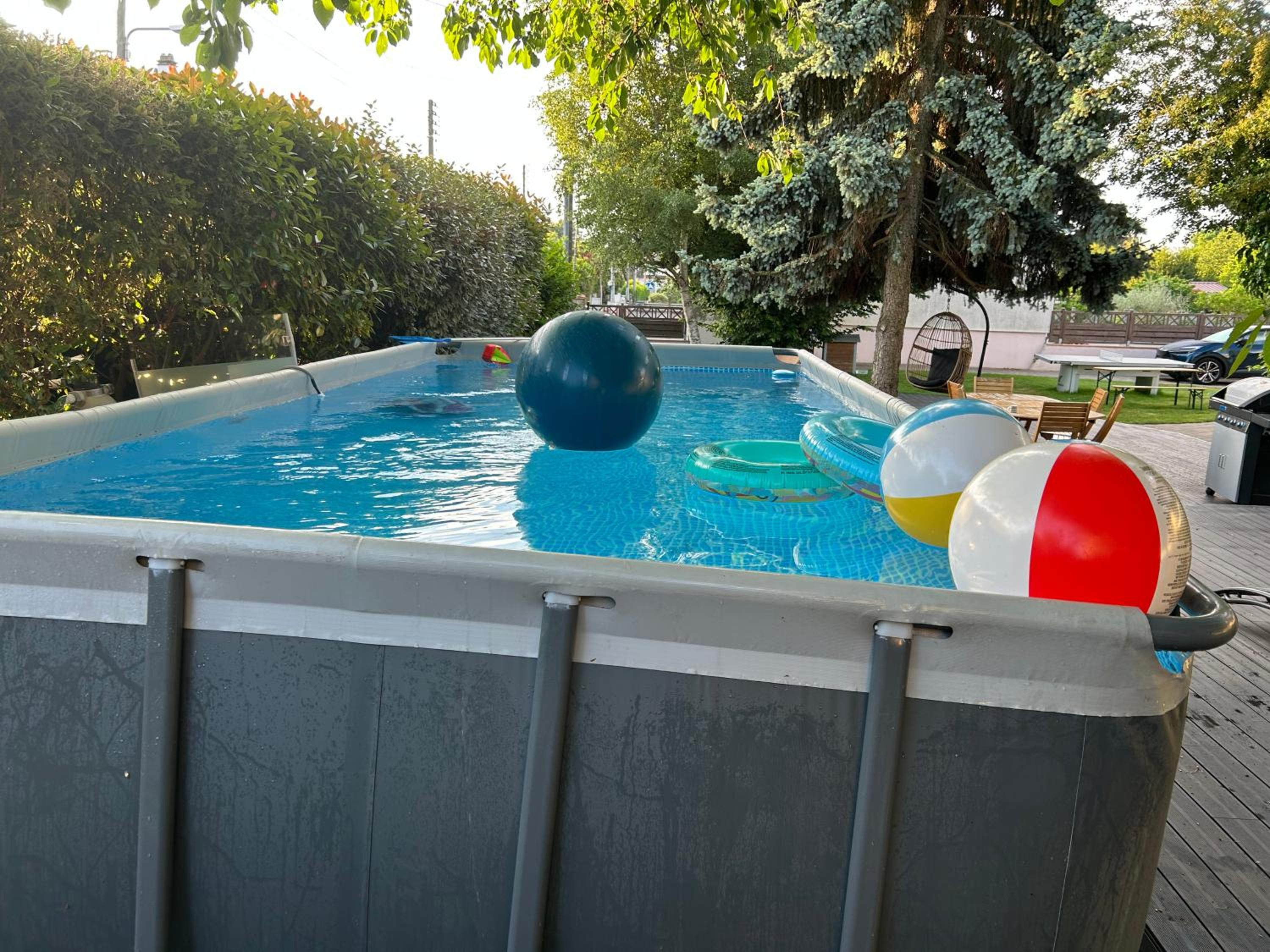 Villa Maxonale près de Paris avec Piscine Chauffée, Sauna et Jacuzzi
