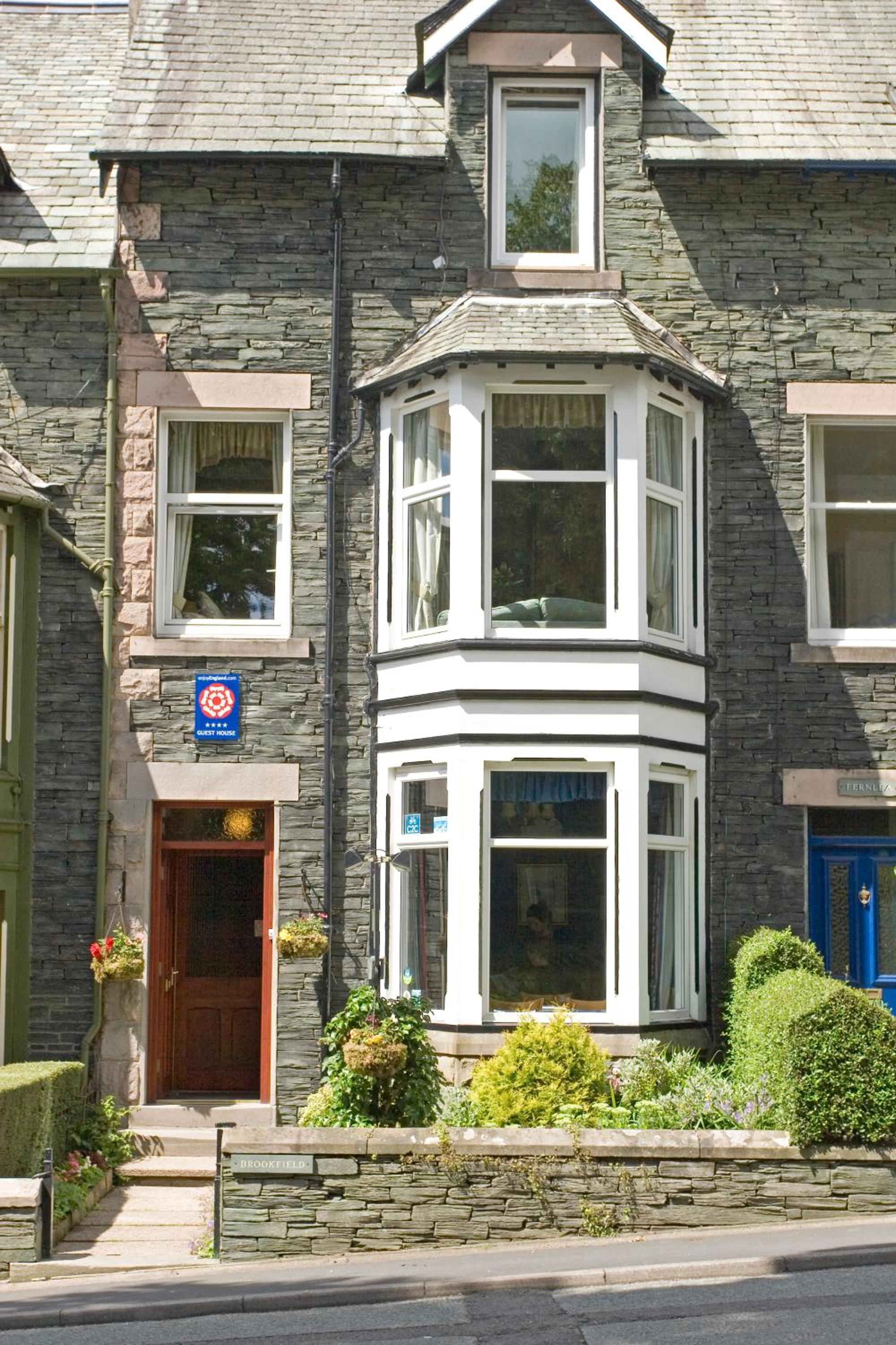 Hotel Brookfield B&B Guest House - Image 1