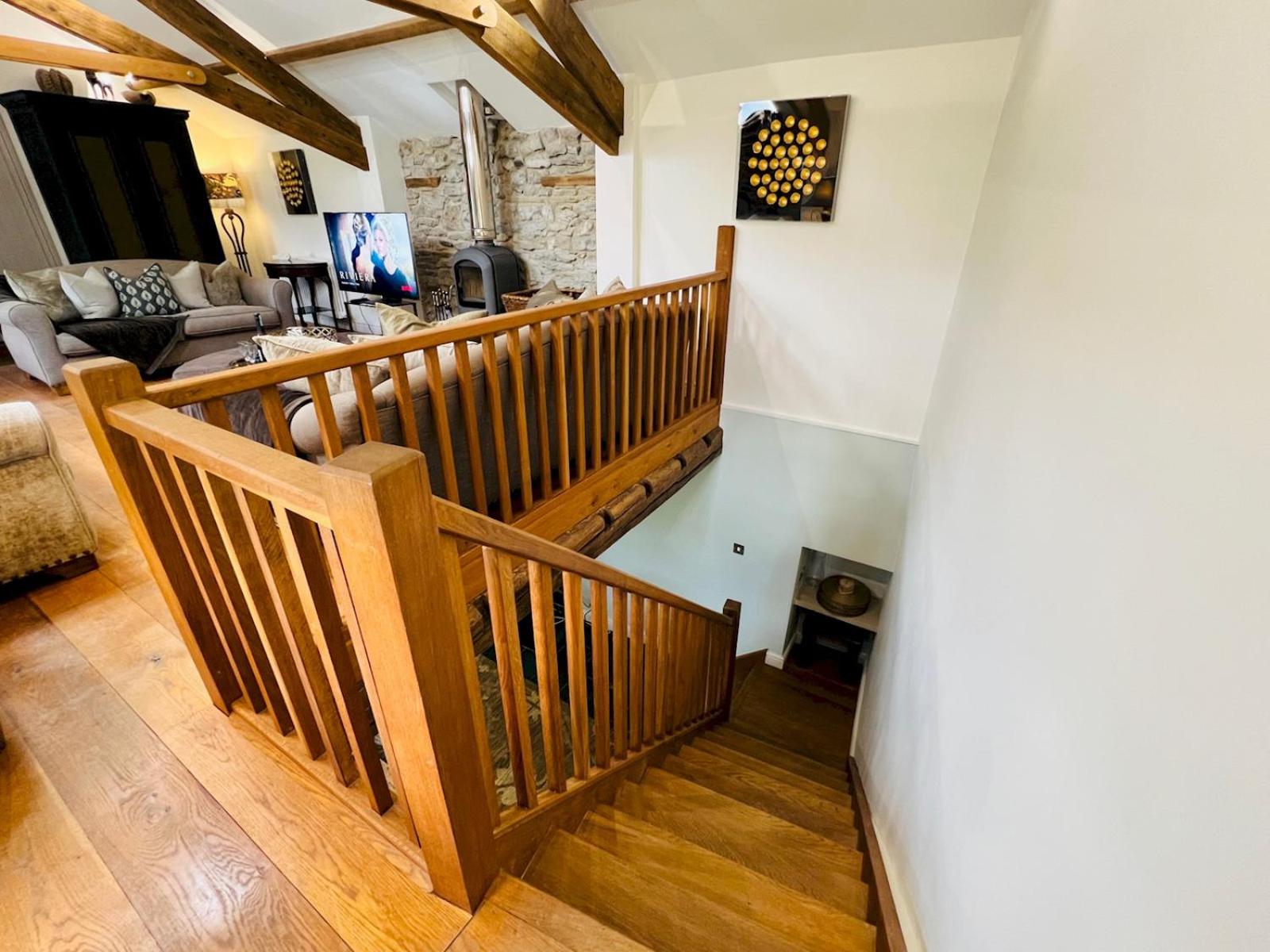 Pass the Keys Stunning 3-Bed Cottage Shepherd Hut Peak Views