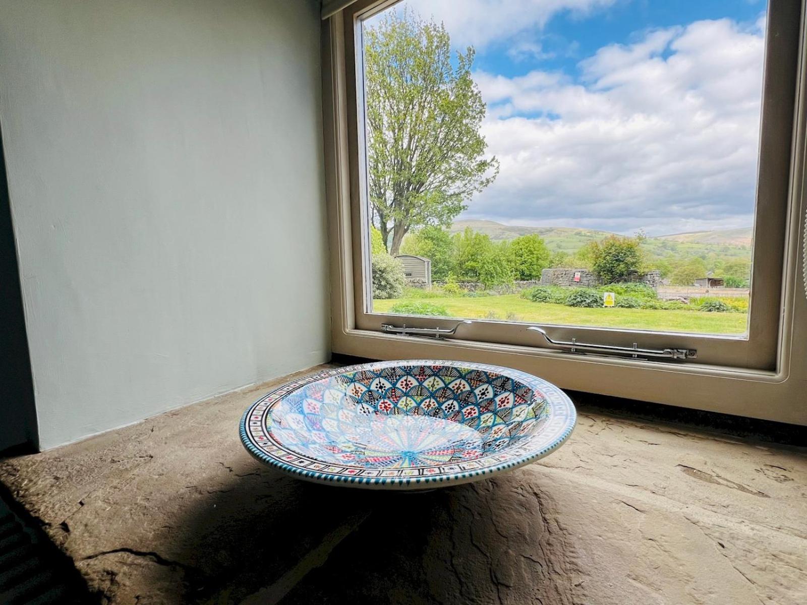 Pass the Keys Stunning 3-Bed Cottage Shepherd Hut Peak Views