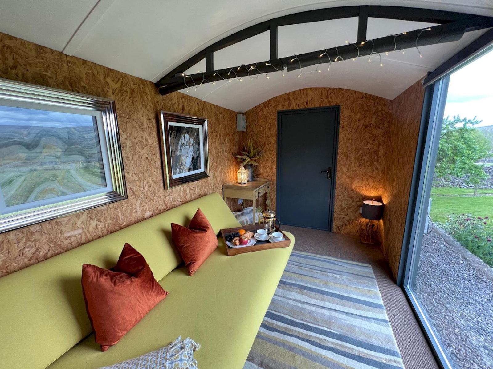 Pass the Keys Stunning 3-Bed Cottage Shepherd Hut Peak Views