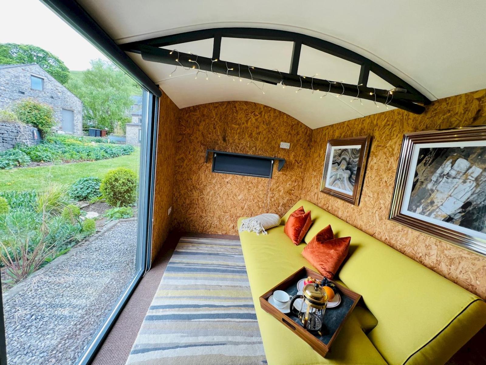 Pass the Keys Stunning 3-Bed Cottage Shepherd Hut Peak Views