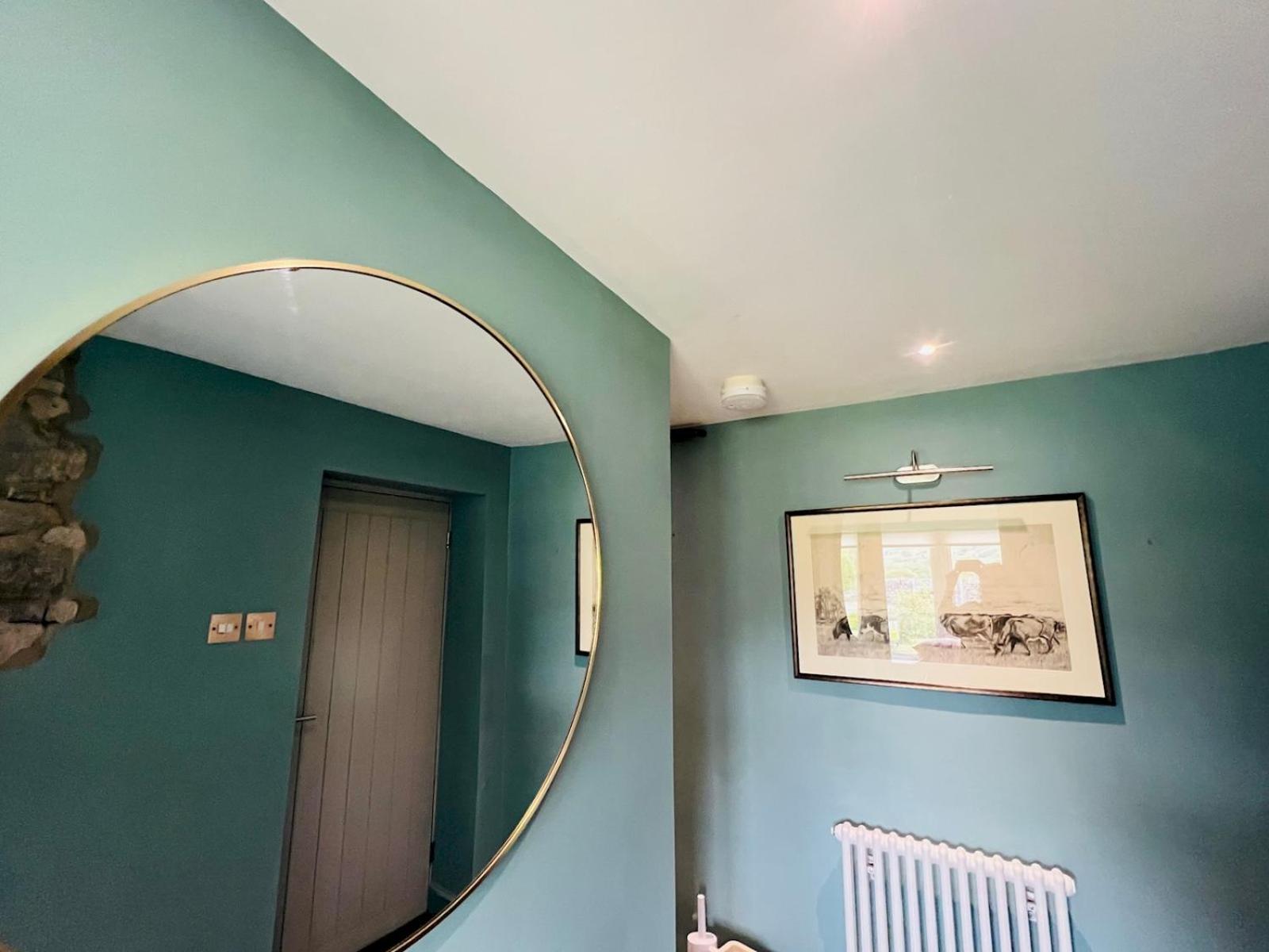 Pass the Keys Stunning 3-Bed Cottage Shepherd Hut Peak Views