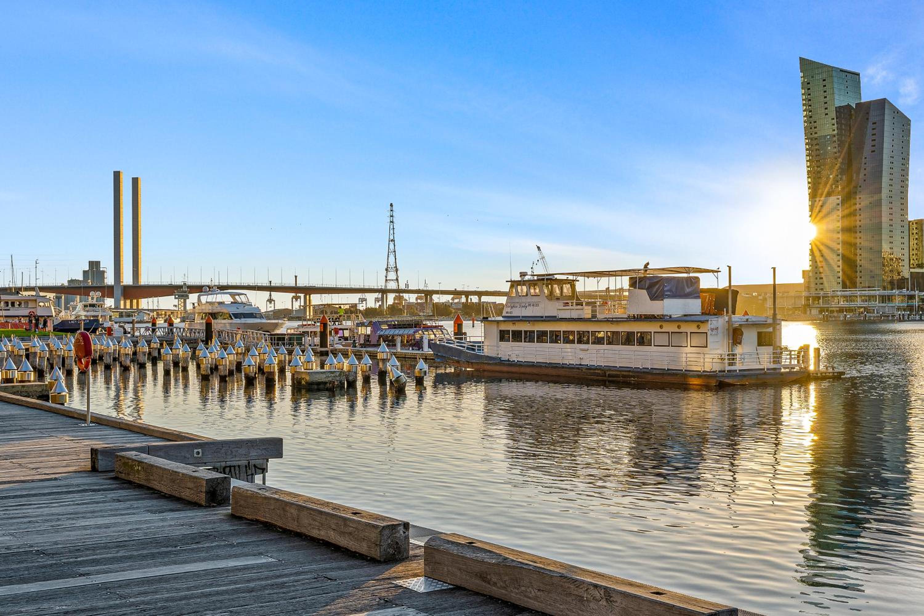 Docklands Skyline Apartments by Luma Signature