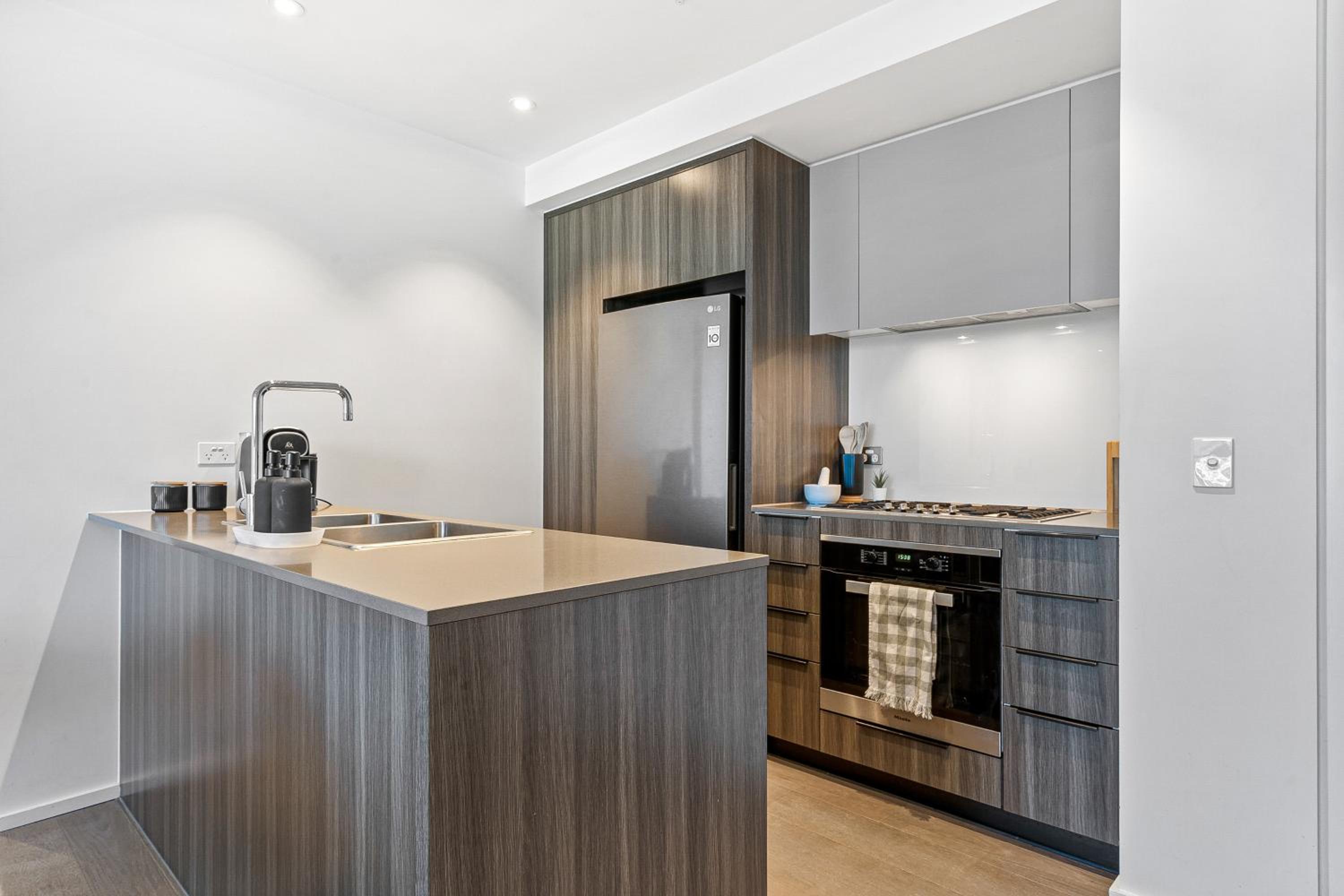 Docklands Skyline Apartments by Luma Signature