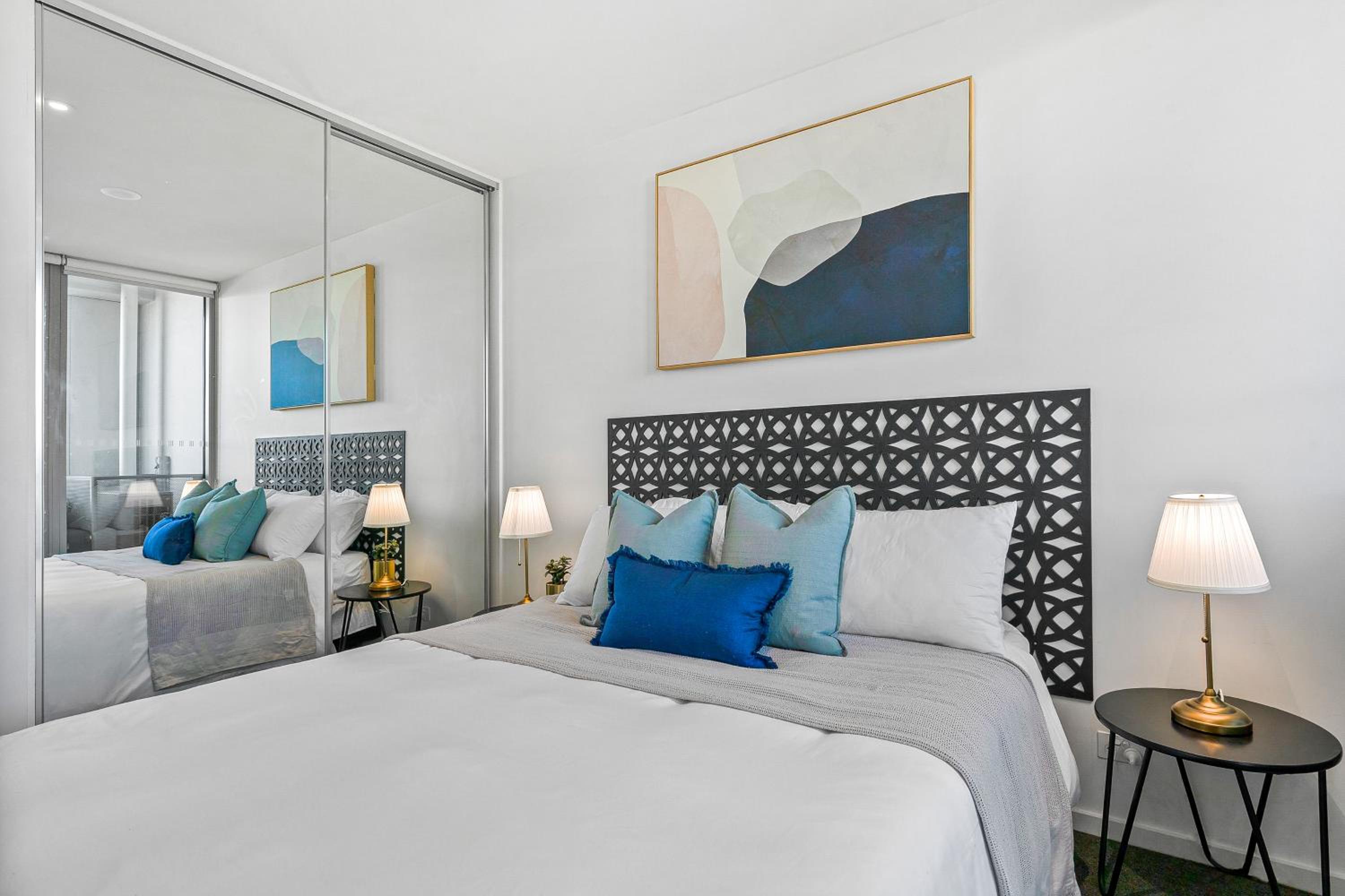 Docklands Skyline Apartments by Luma Signature